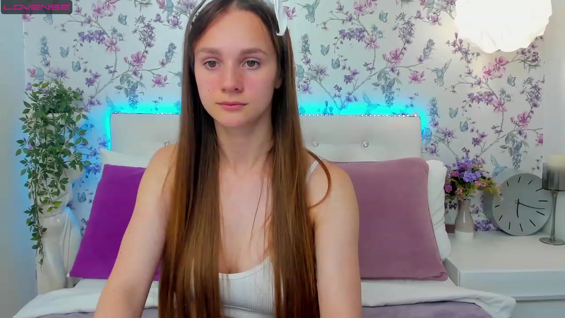 Gallery image thumbnail from AfinaShy's myfreecams stream on, 06/21/2023, 18:10 image 11 of 20