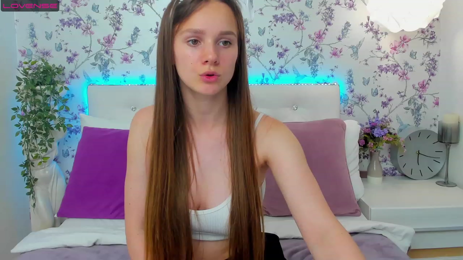 Gallery image thumbnail from AfinaShy's myfreecams stream on, 06/21/2023, 18:10 image 20 of 20