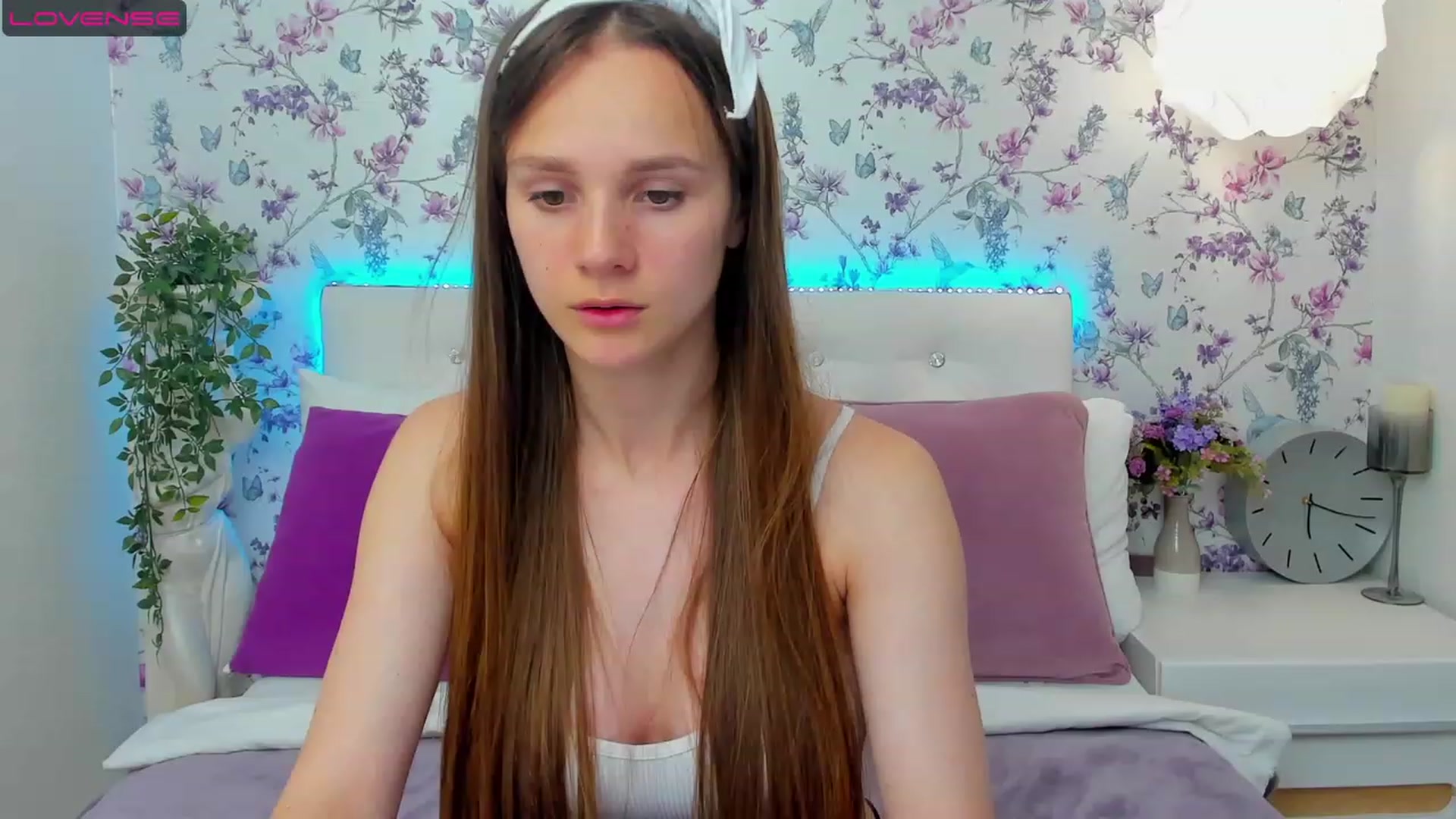Gallery image thumbnail from AfinaShy's myfreecams stream on, 06/21/2023, 18:10 image 2 of 20