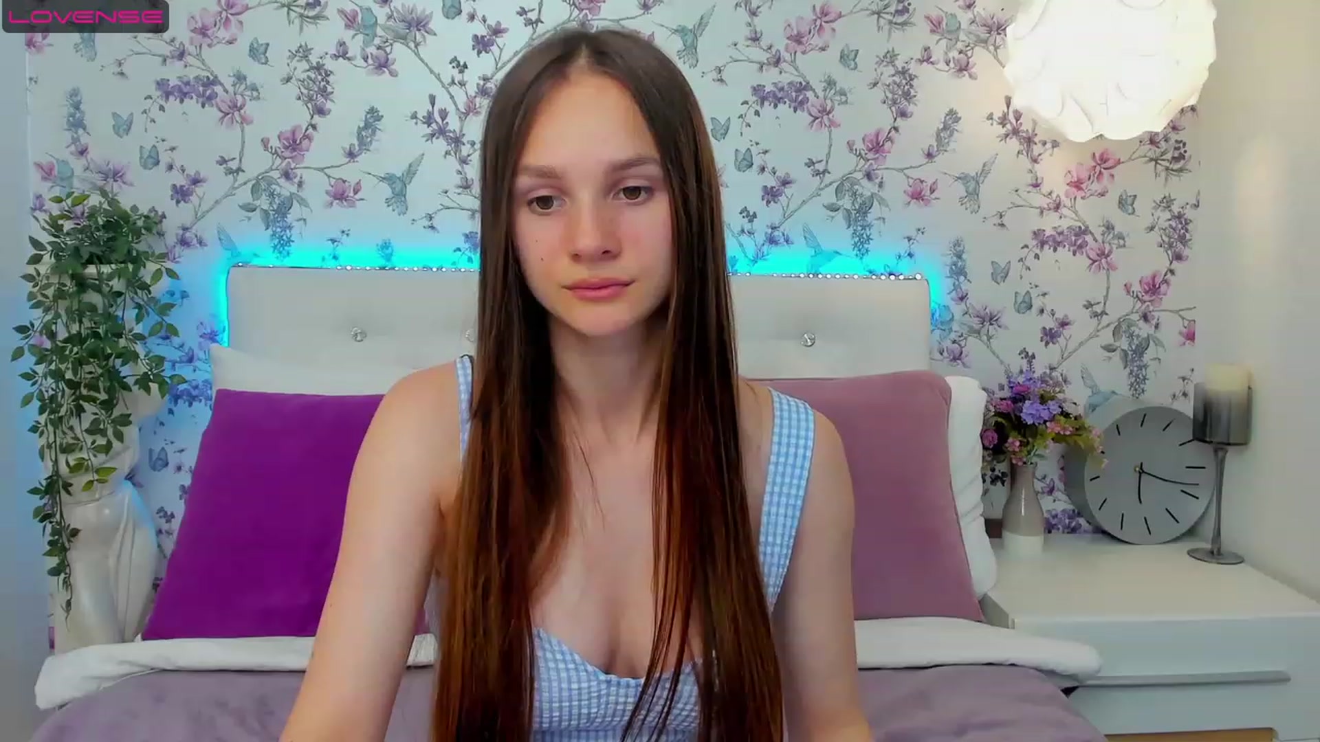 Gallery image thumbnail from AfinaShy's myfreecams stream on, 06/22/2023, 13:12 image 18 of 20
