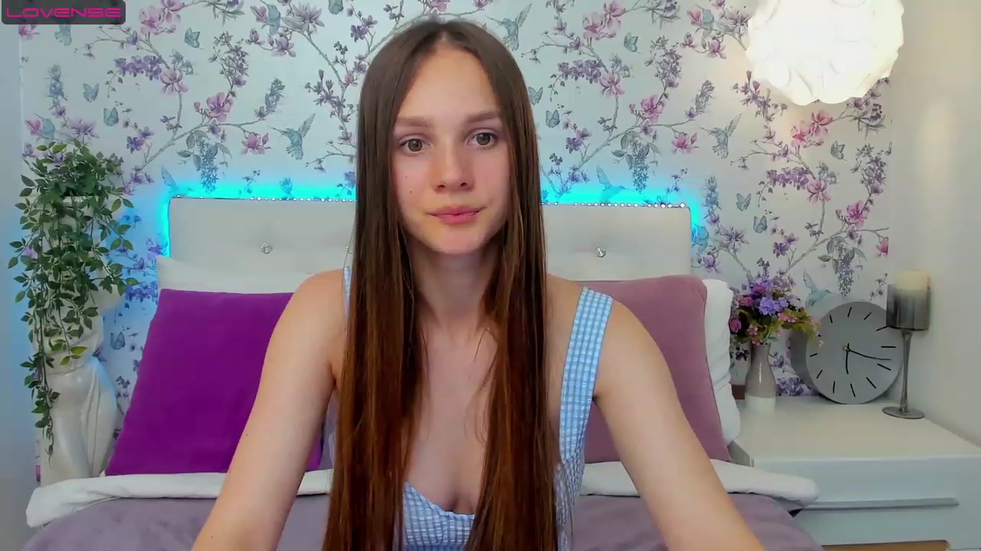 Gallery image thumbnail from AfinaShy's myfreecams stream on, 06/22/2023, 13:12 image 15 of 20