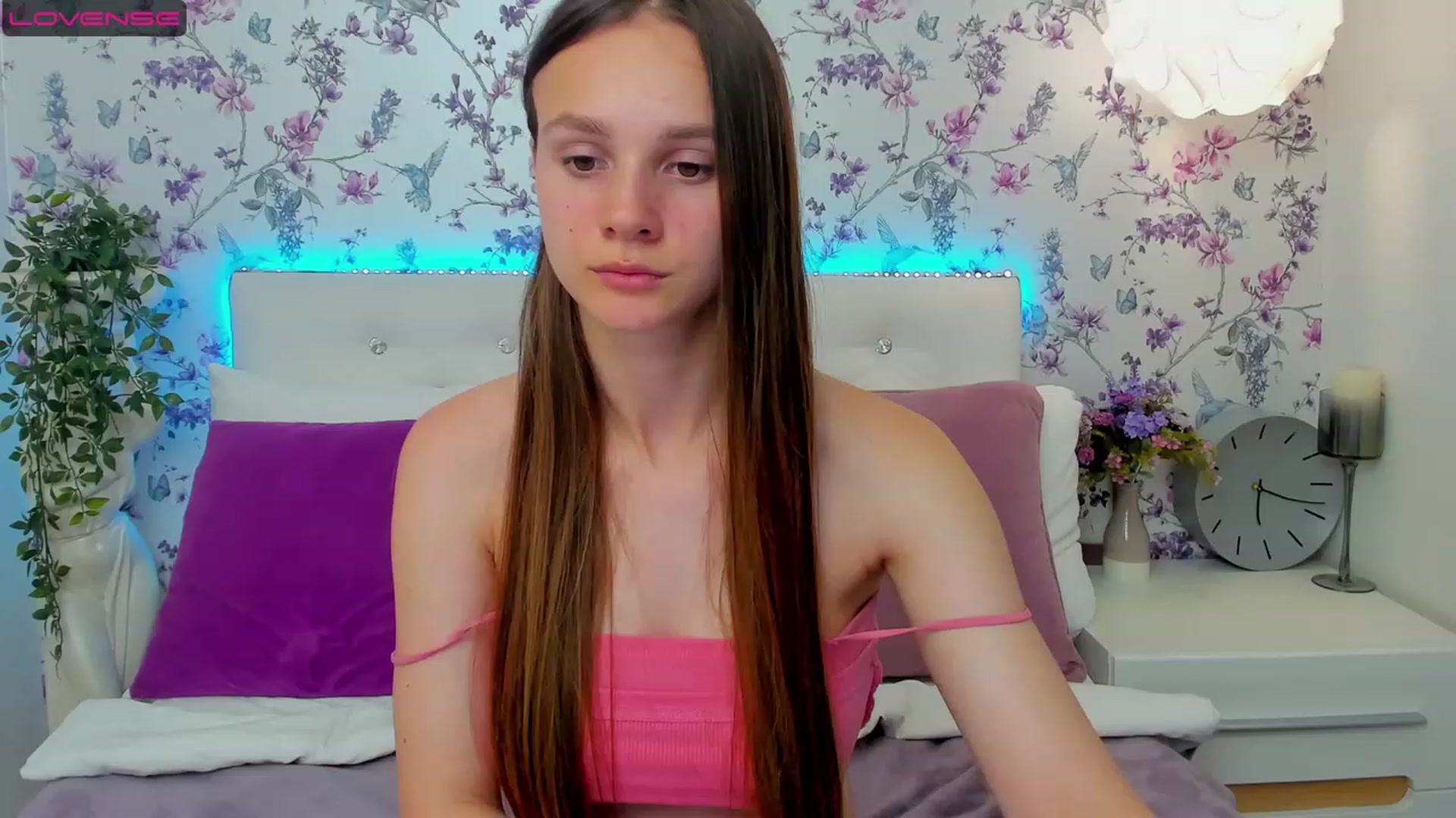 Gallery image thumbnail from AfinaShy's myfreecams stream on, 06/22/2023, 16:40 image 18 of 20