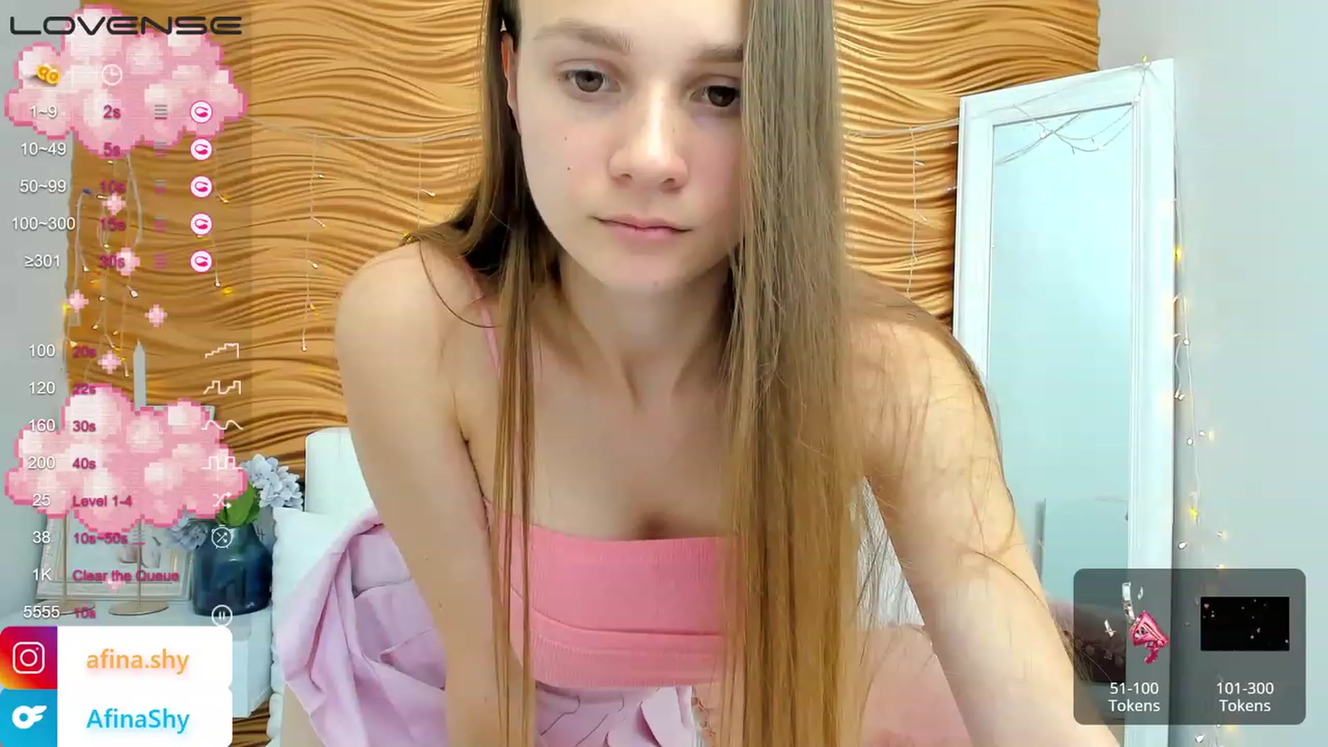 Gallery image thumbnail from AfinaShy's myfreecams stream on, 08/01/2023, 14:43 image 9 of 20