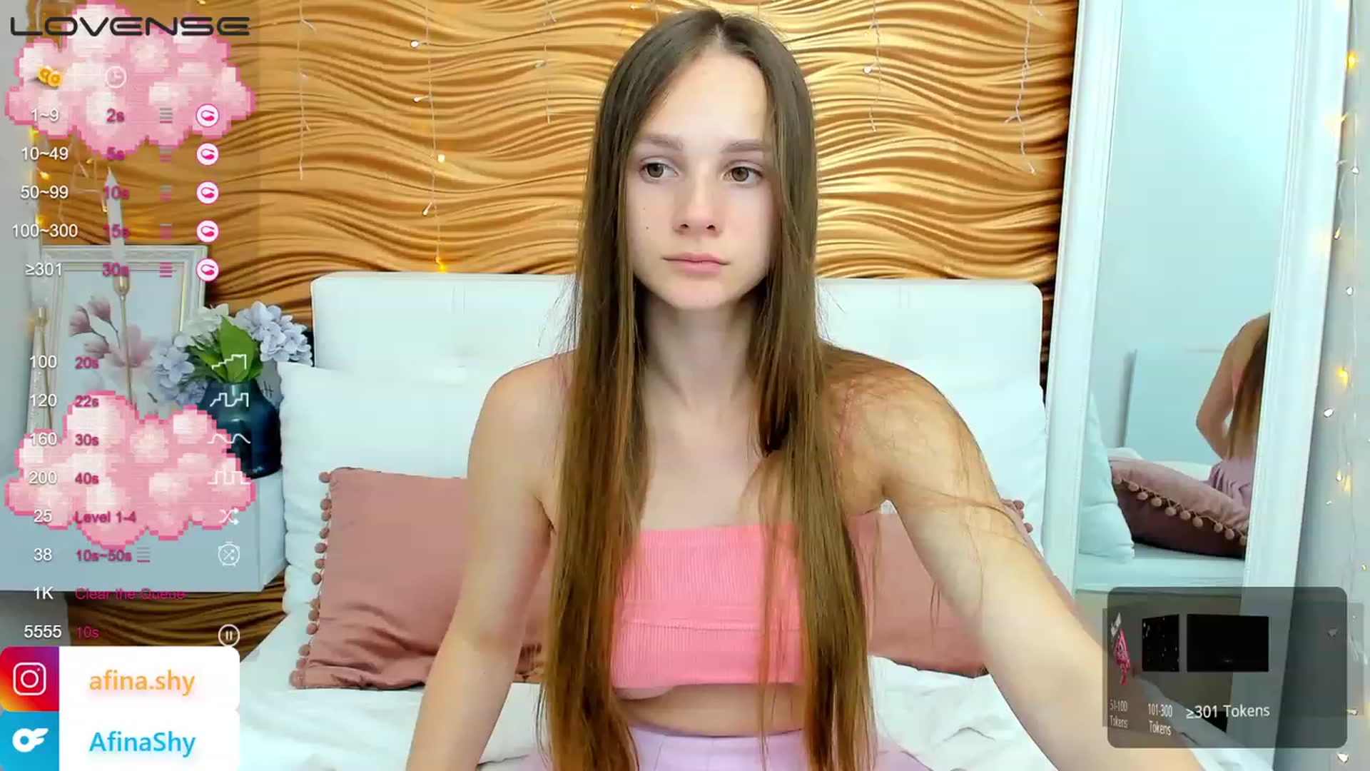 Gallery image thumbnail from AfinaShy's myfreecams stream on, 08/01/2023, 14:43 image 12 of 20