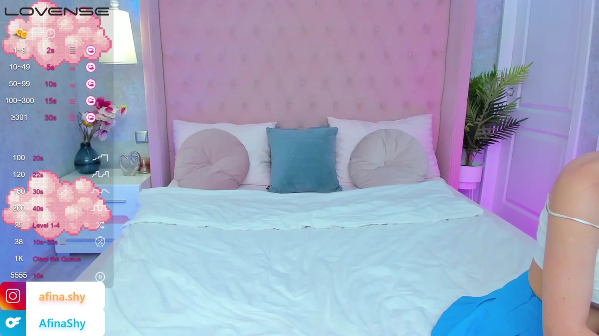 Gallery image thumbnail from AfinaShy's myfreecams stream on, 08/03/2023, 11:59 image 2 of 20