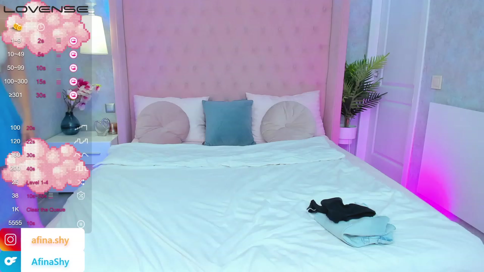 Gallery image thumbnail from AfinaShy's myfreecams stream on, 08/03/2023, 11:59 image 15 of 20