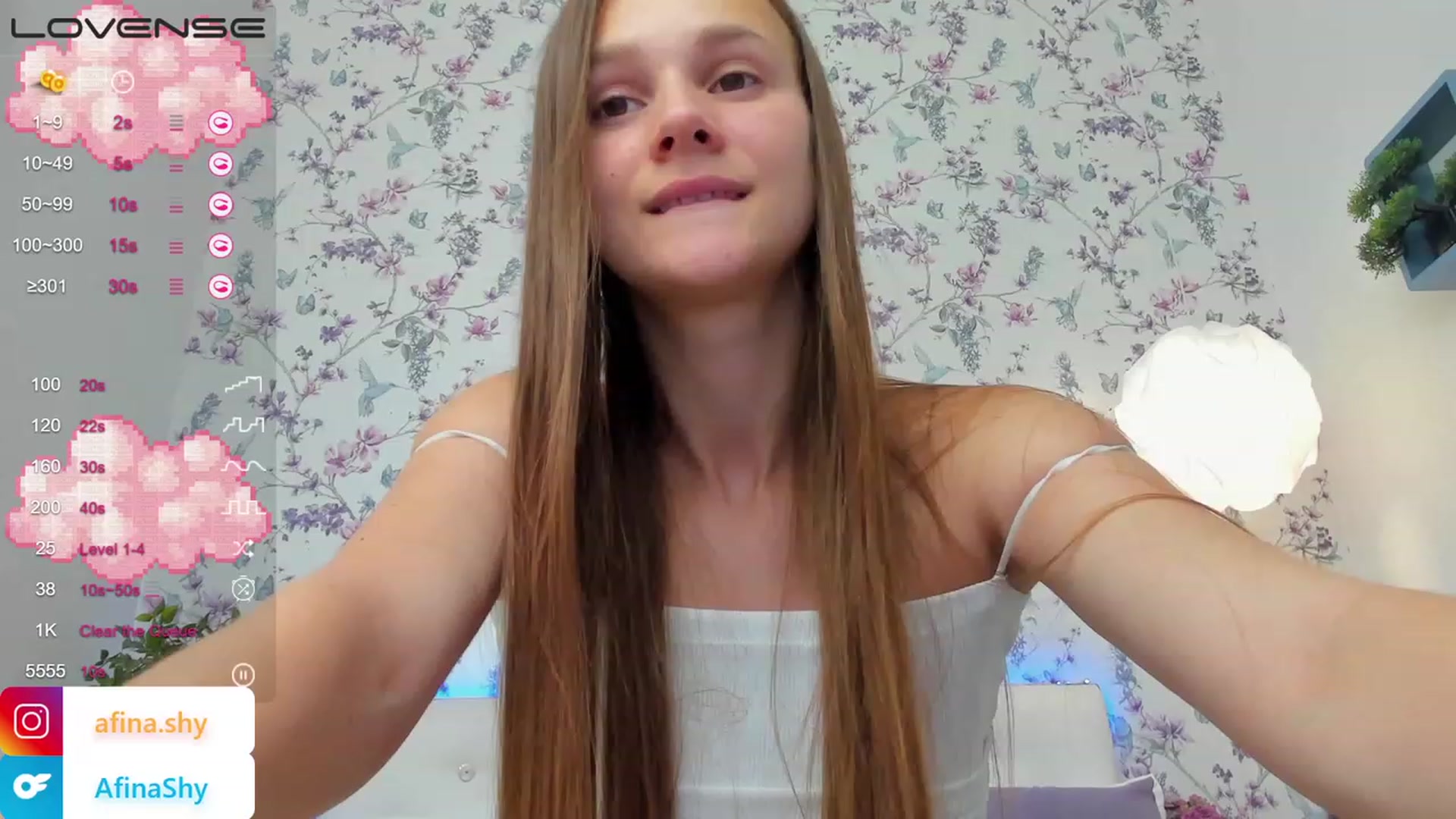 Gallery image thumbnail from AfinaShy's myfreecams stream on, 08/07/2023, 19:03 image 16 of 20