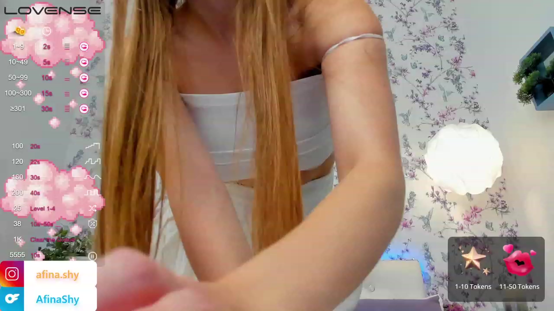 Gallery image thumbnail from AfinaShy's myfreecams stream on, 08/07/2023, 19:03 image 8 of 20