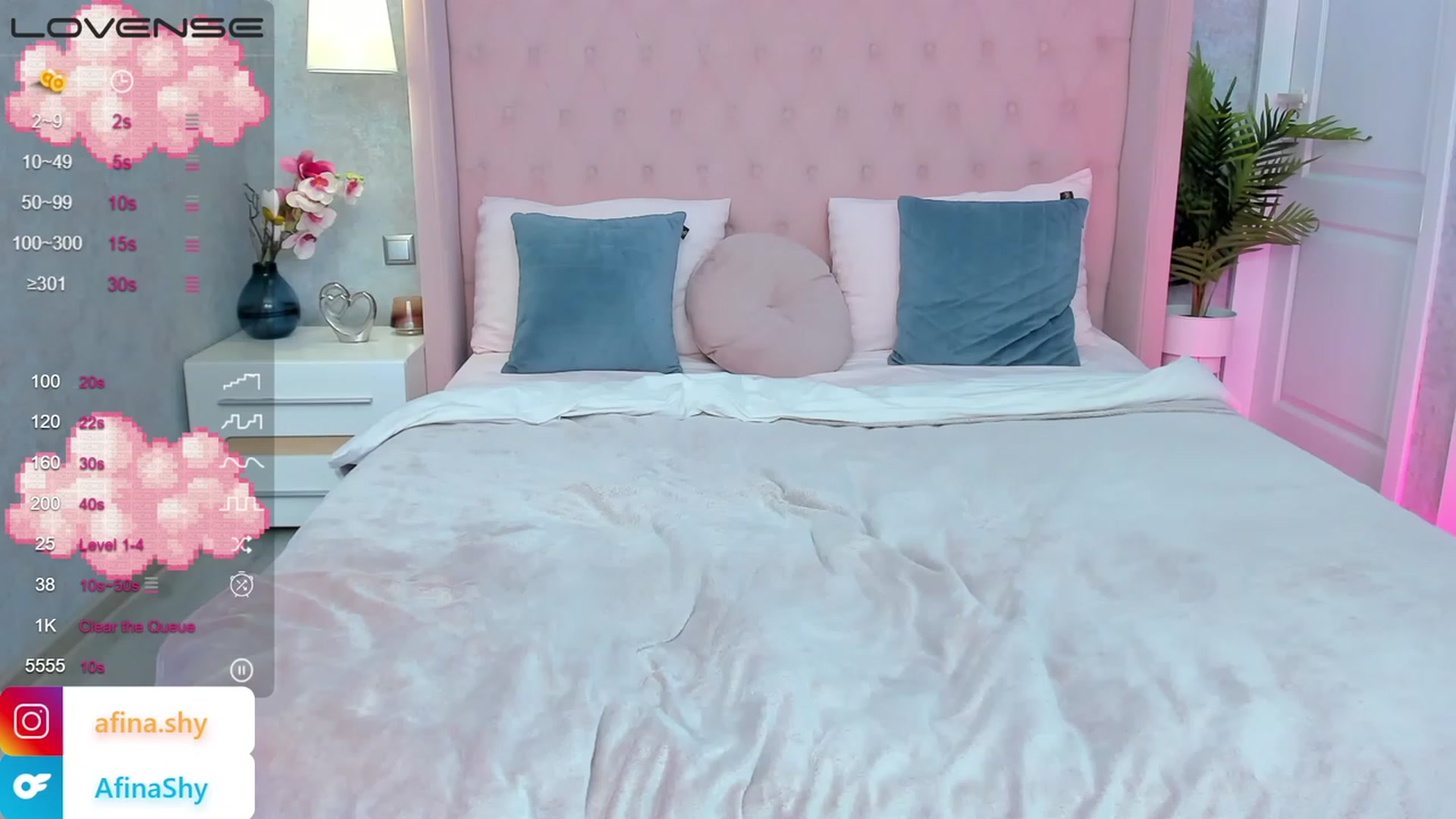 Gallery image thumbnail from AfinaShy's myfreecams stream on, 08/14/2023, 19:00 image 18 of 20