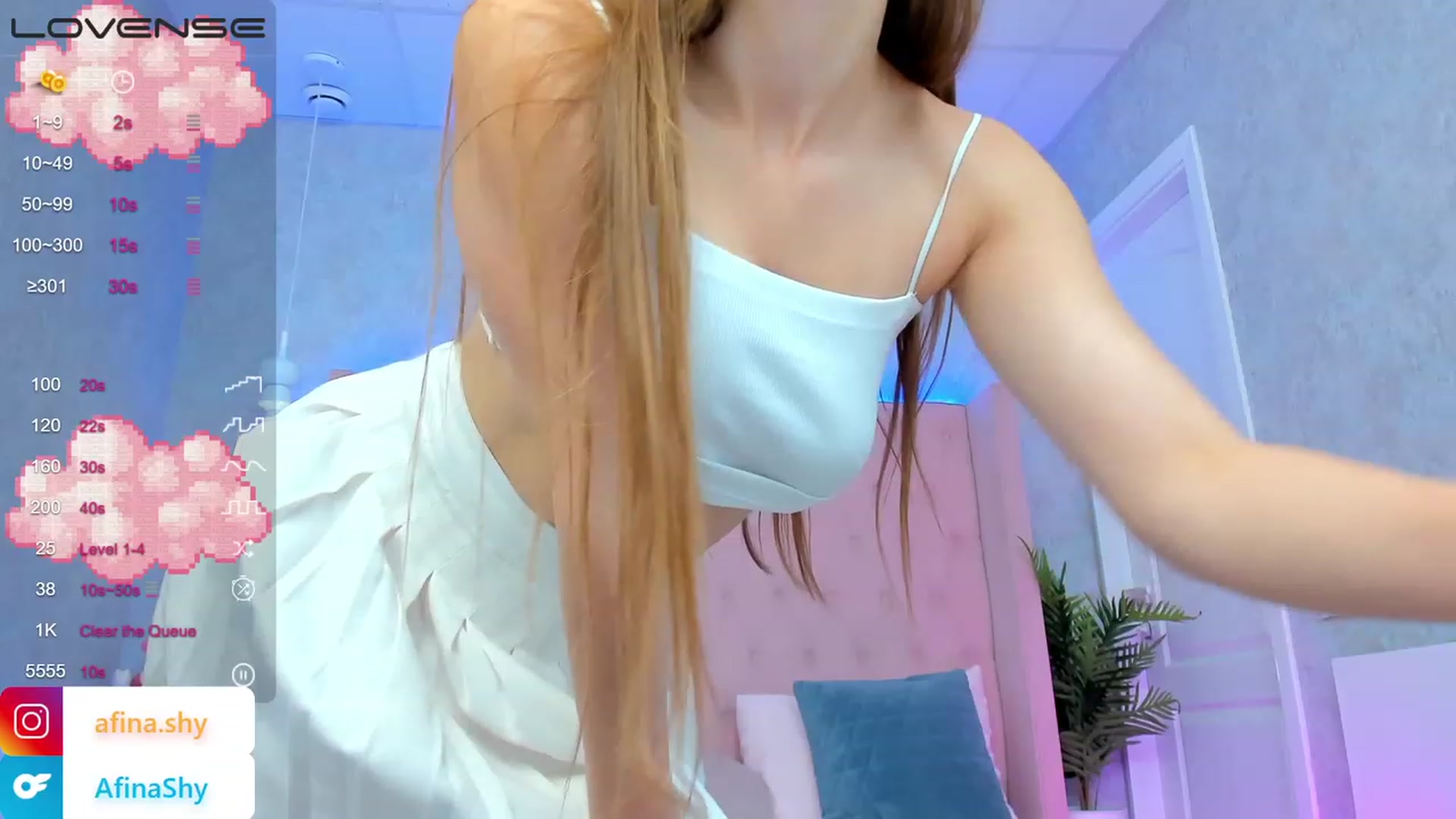 Gallery image thumbnail from AfinaShy's myfreecams stream on, 08/18/2023, 12:01 image 18 of 20
