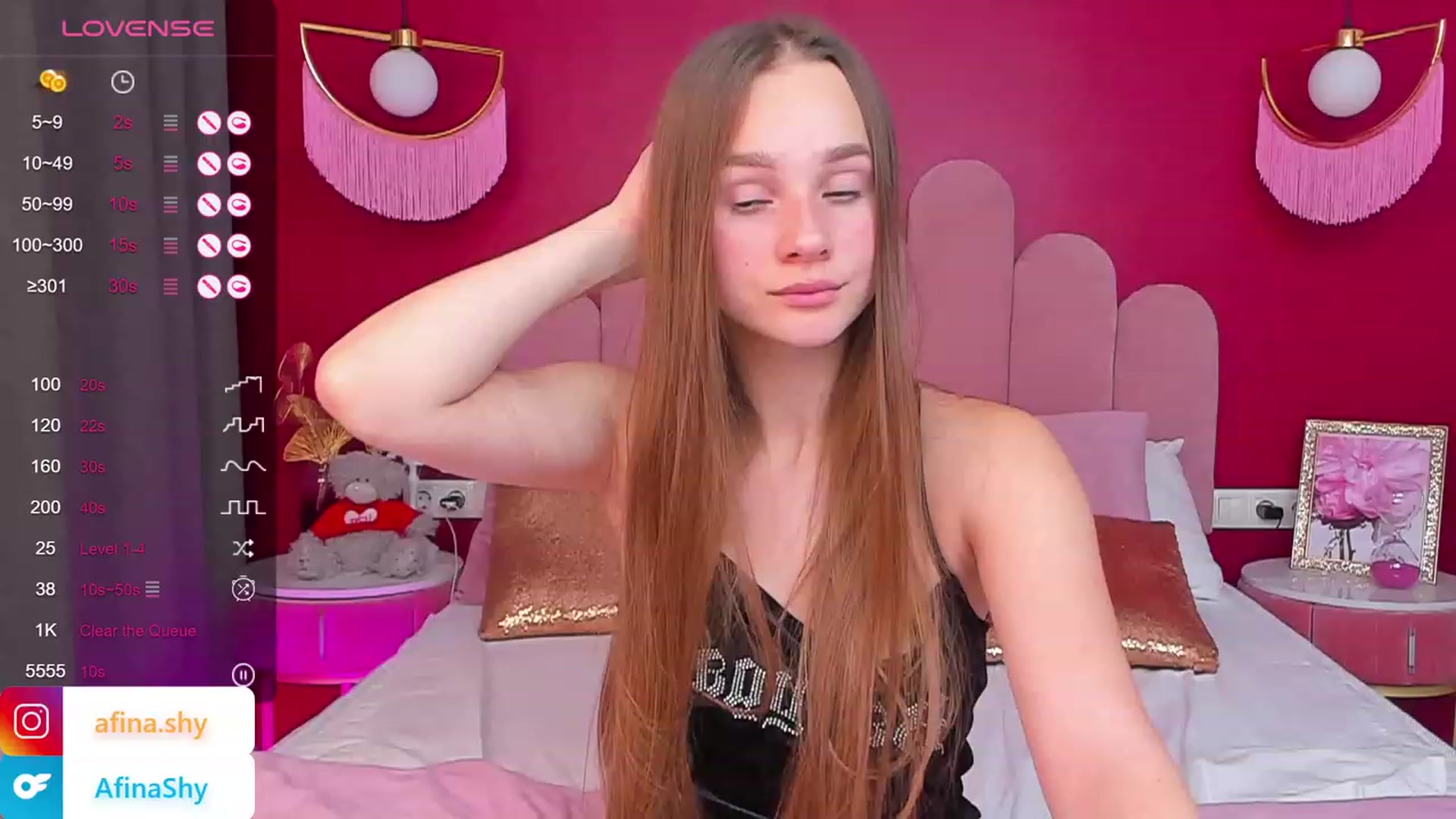 Gallery image thumbnail from AfinaShy's myfreecams stream on, 10/17/2023, 18:41 image 4 of 20