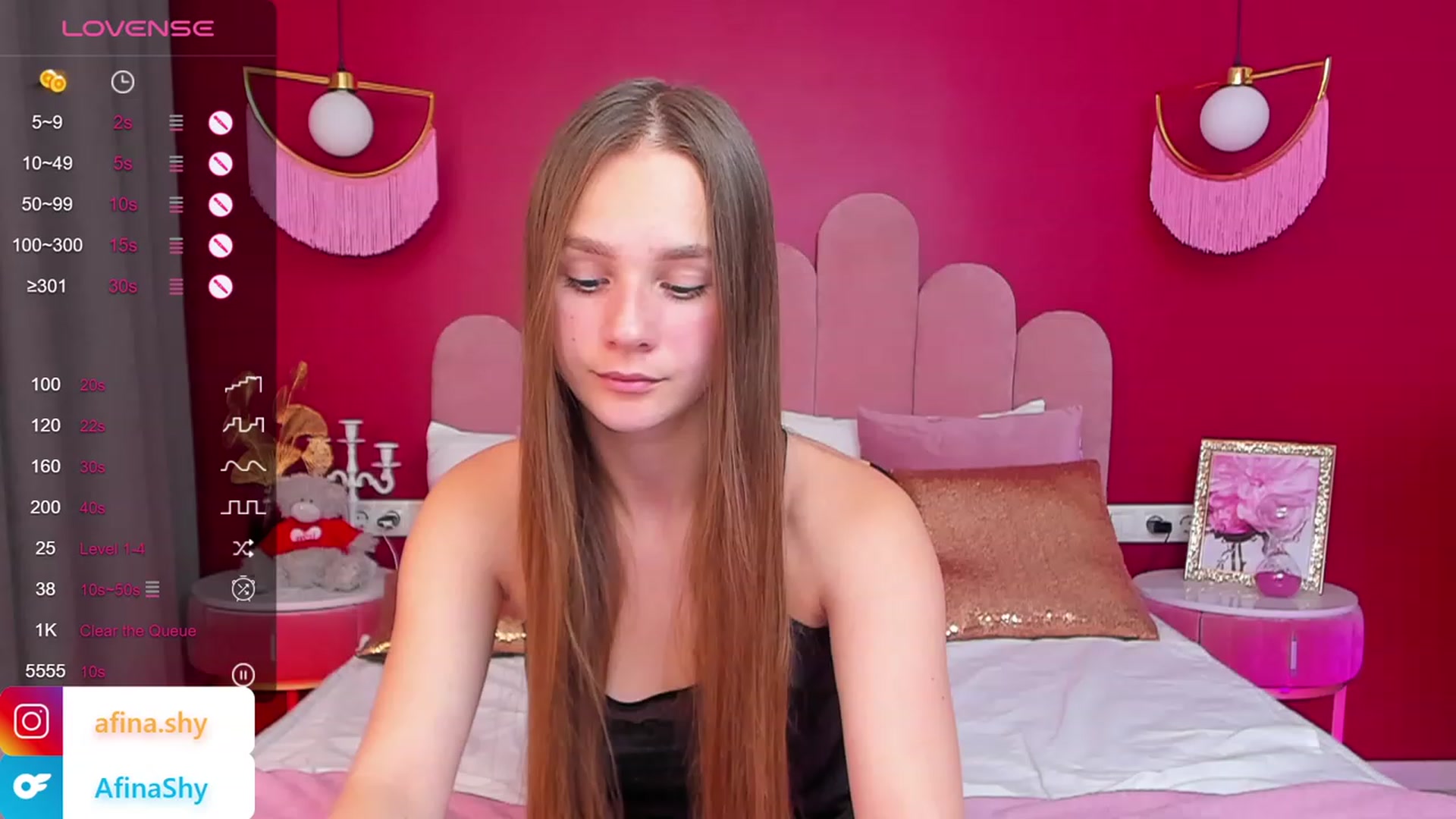 Gallery image thumbnail from AfinaShy's myfreecams stream on, 10/18/2023, 16:15 image 8 of 20