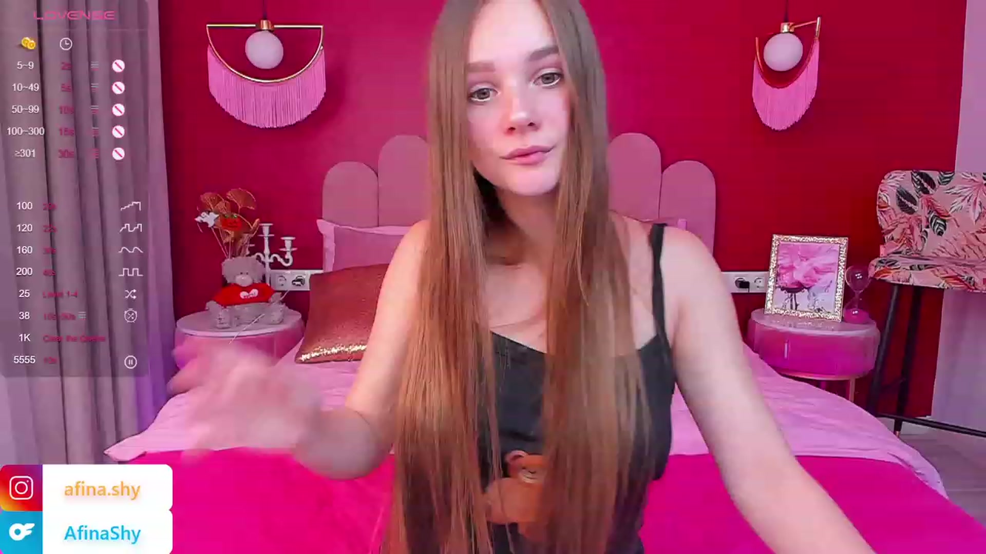 Gallery image thumbnail from AfinaShy's myfreecams stream on, 11/06/2023, 16:46 image 16 of 20