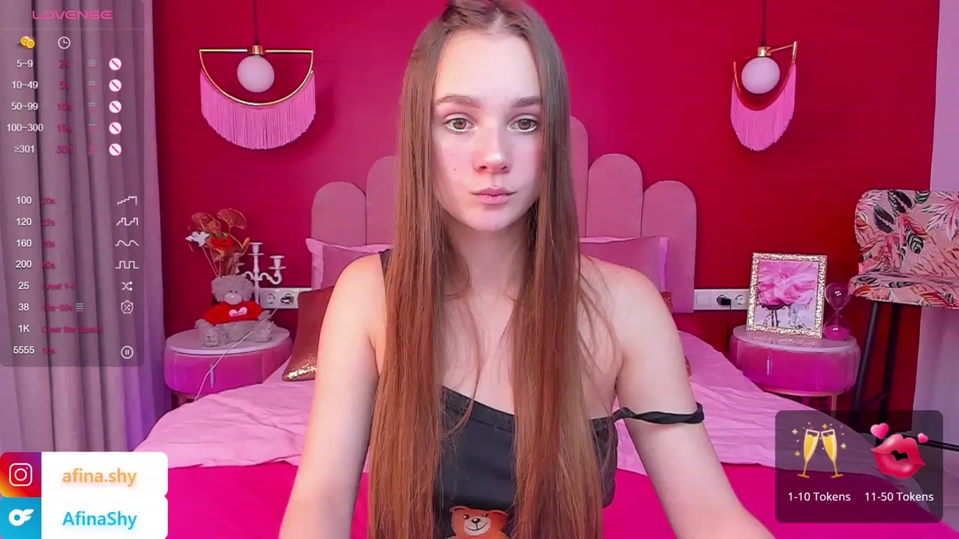 Gallery image thumbnail from AfinaShy's myfreecams stream on, 11/06/2023, 16:46 image 1 of 20