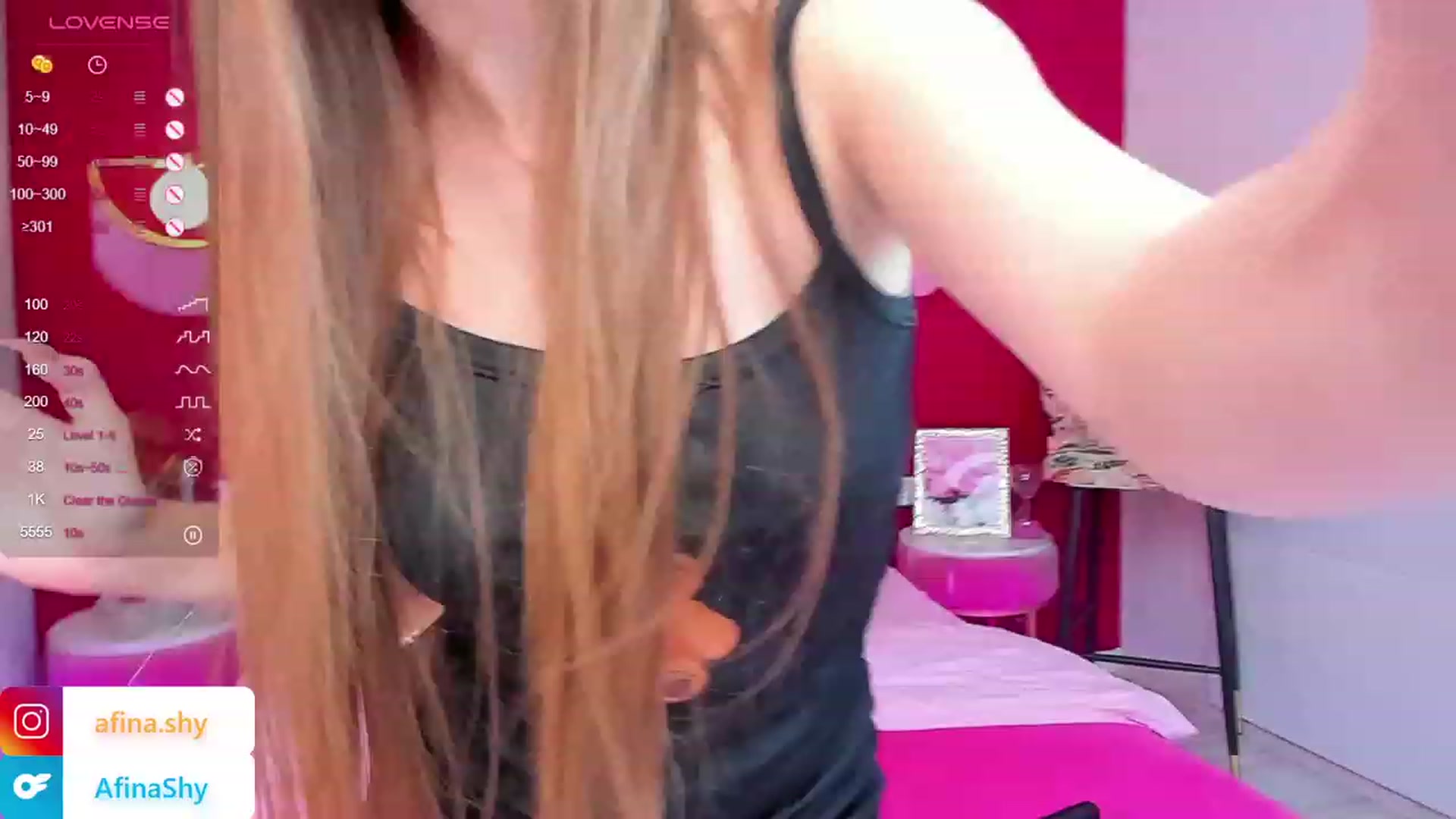 Gallery image thumbnail from AfinaShy's myfreecams stream on, 11/06/2023, 18:47 image 1 of 20