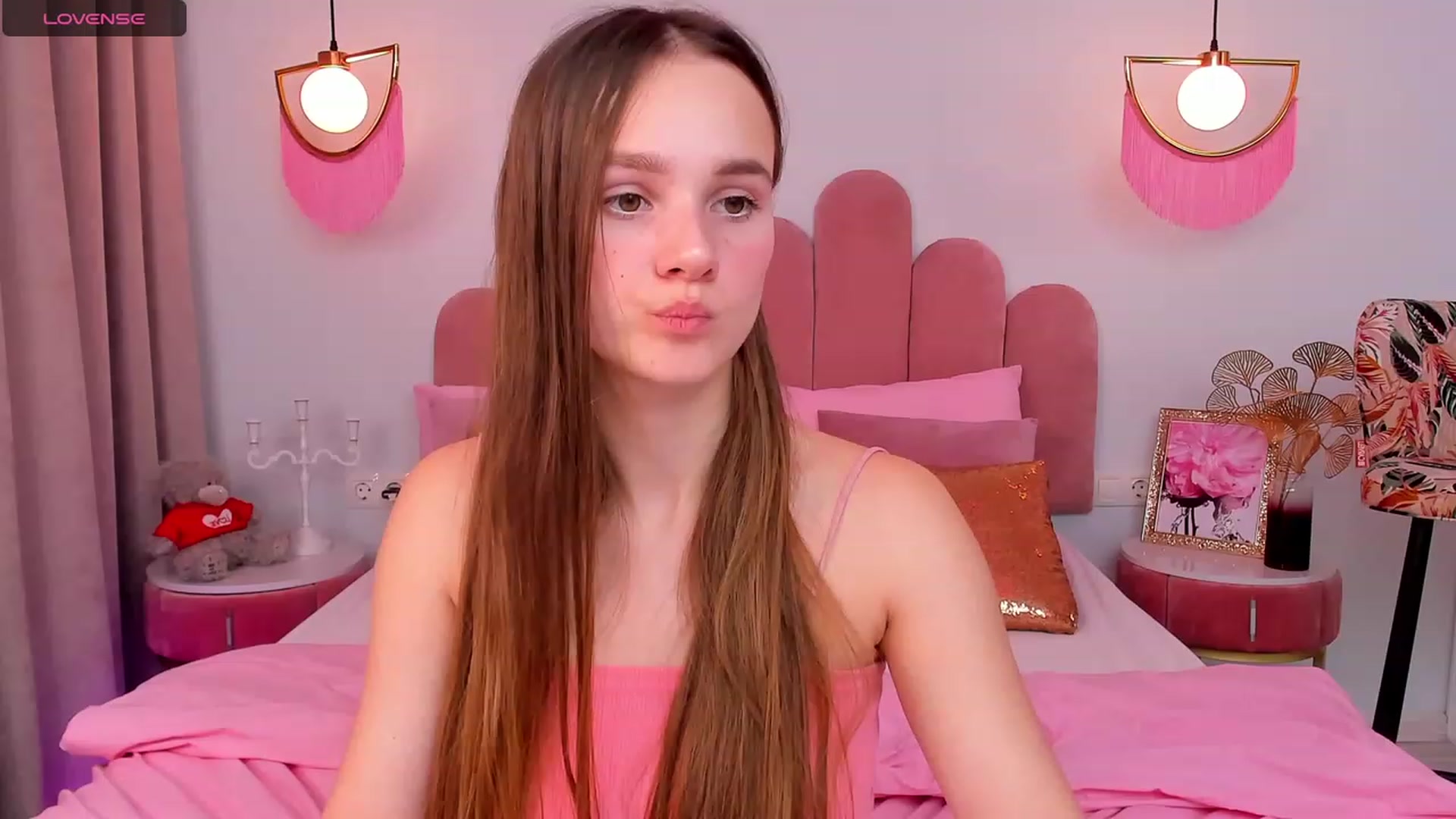 Gallery image thumbnail from AfinaShy's myfreecams stream on, 11/30/2023, 11:48 image 17 of 20