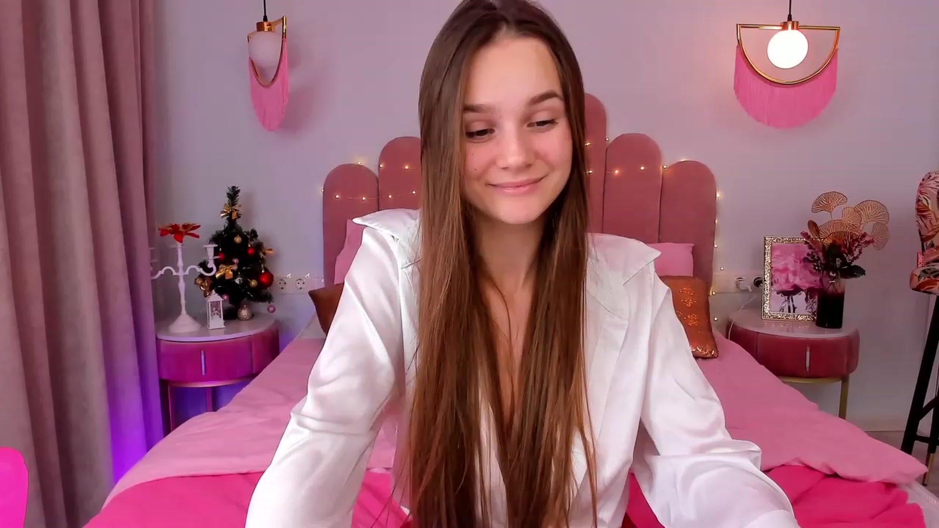 Gallery image thumbnail from AfinaShy's myfreecams stream on, 12/28/2023, 11:31 image 19 of 20