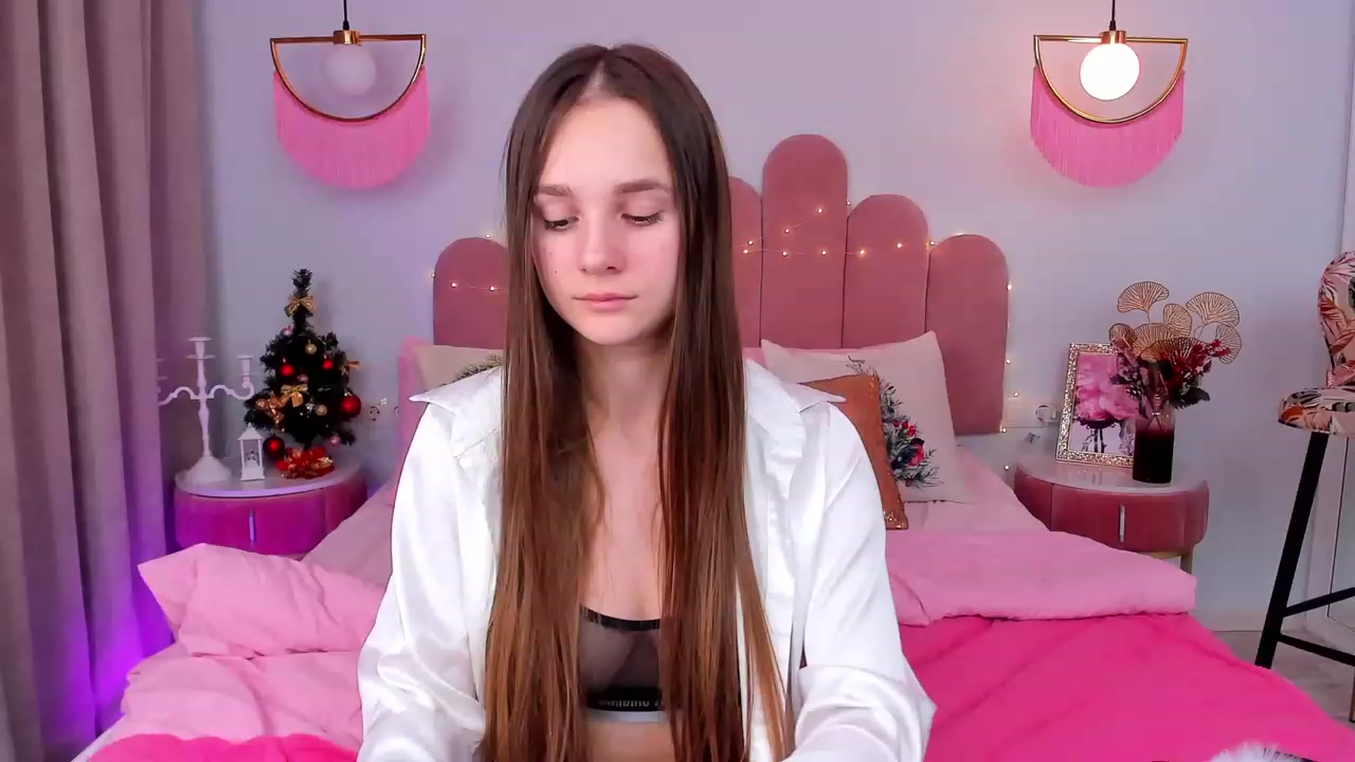Gallery image thumbnail from AfinaShy's myfreecams stream on, 01/05/2024, 12:58 image 2 of 20