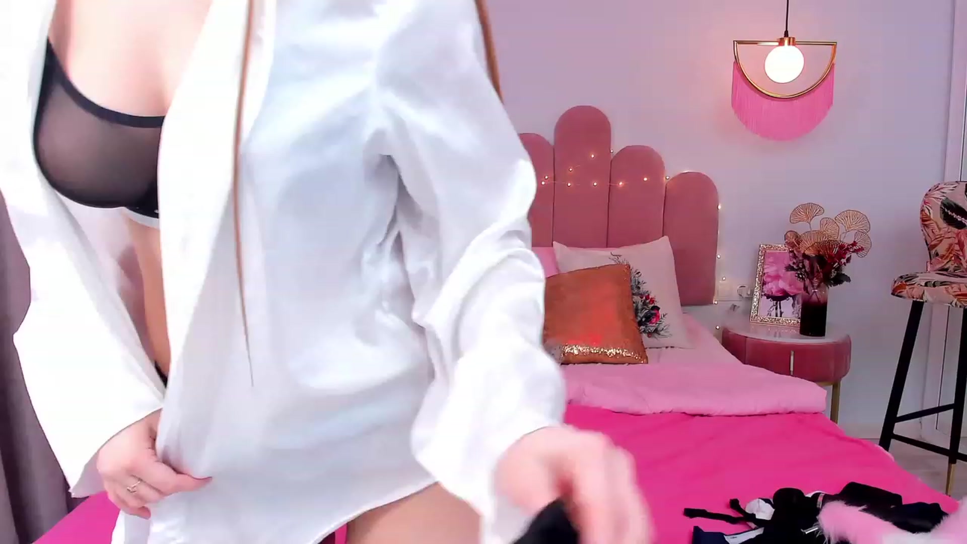Gallery image thumbnail from AfinaShy's myfreecams stream on, 01/05/2024, 12:58 image 12 of 20