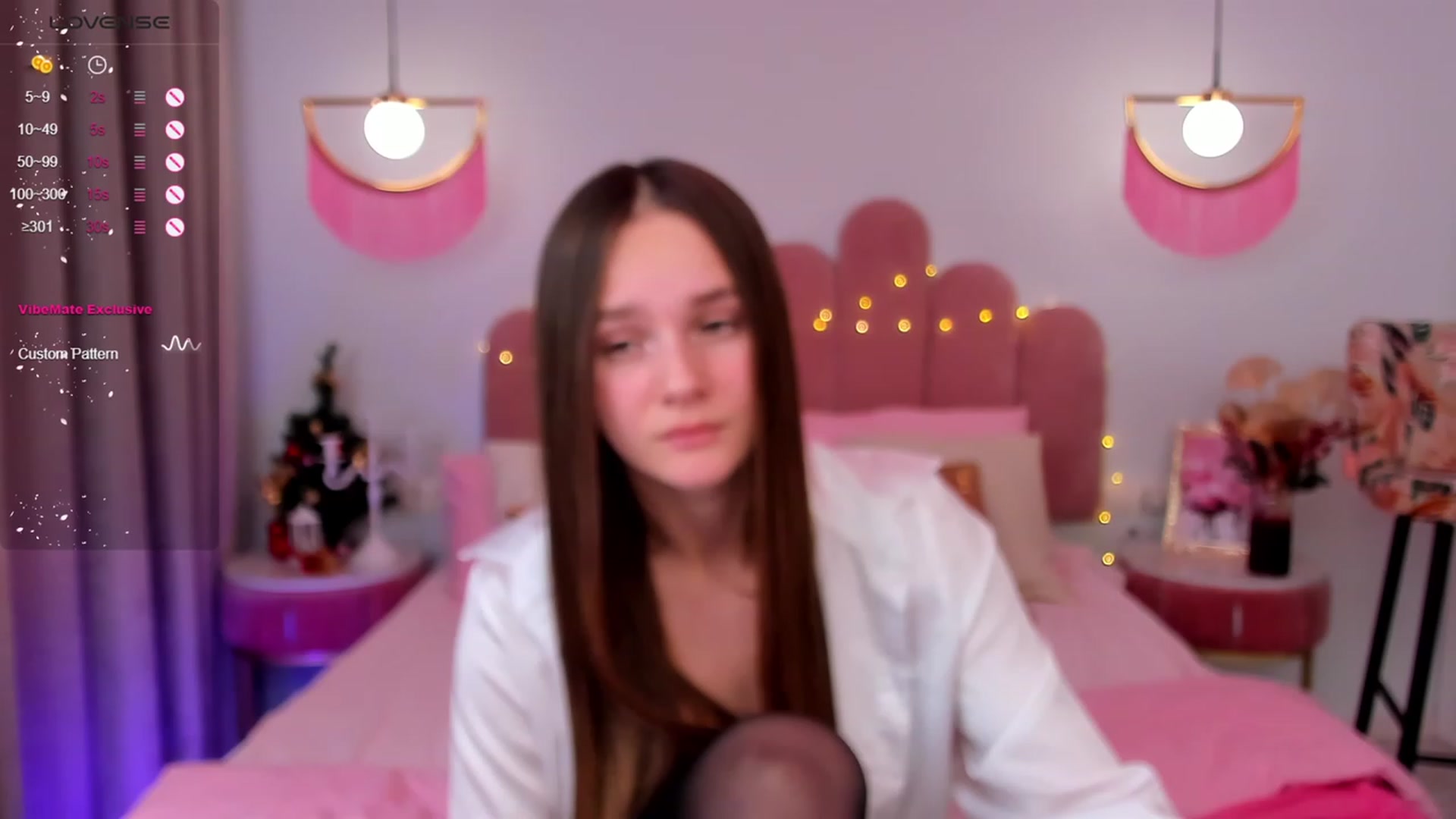 Gallery image thumbnail from AfinaShy's myfreecams stream on, 01/09/2024, 19:29 image 18 of 20