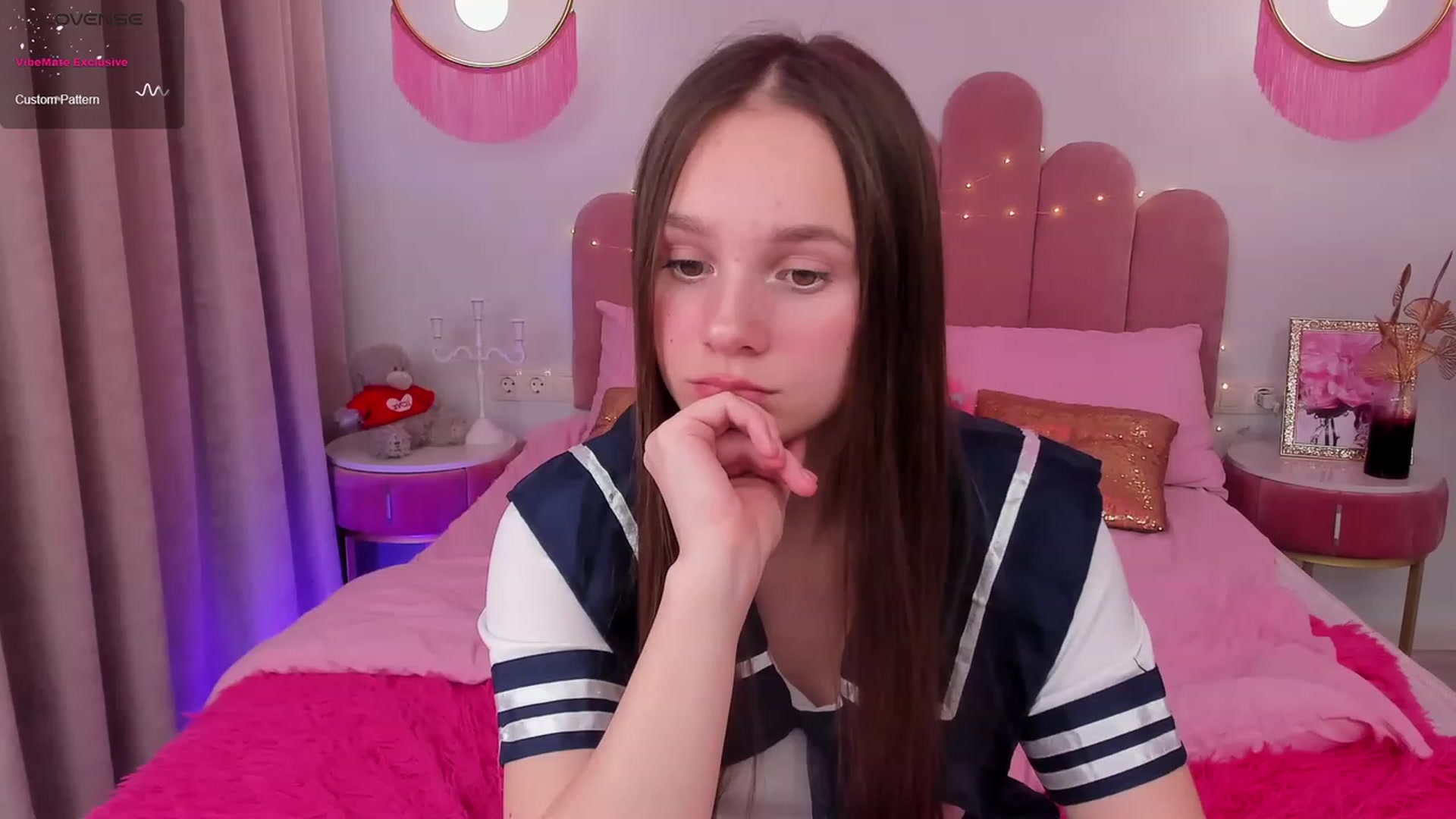 Gallery image thumbnail from AfinaShy's myfreecams stream on, 02/06/2024, 19:11 image 18 of 20