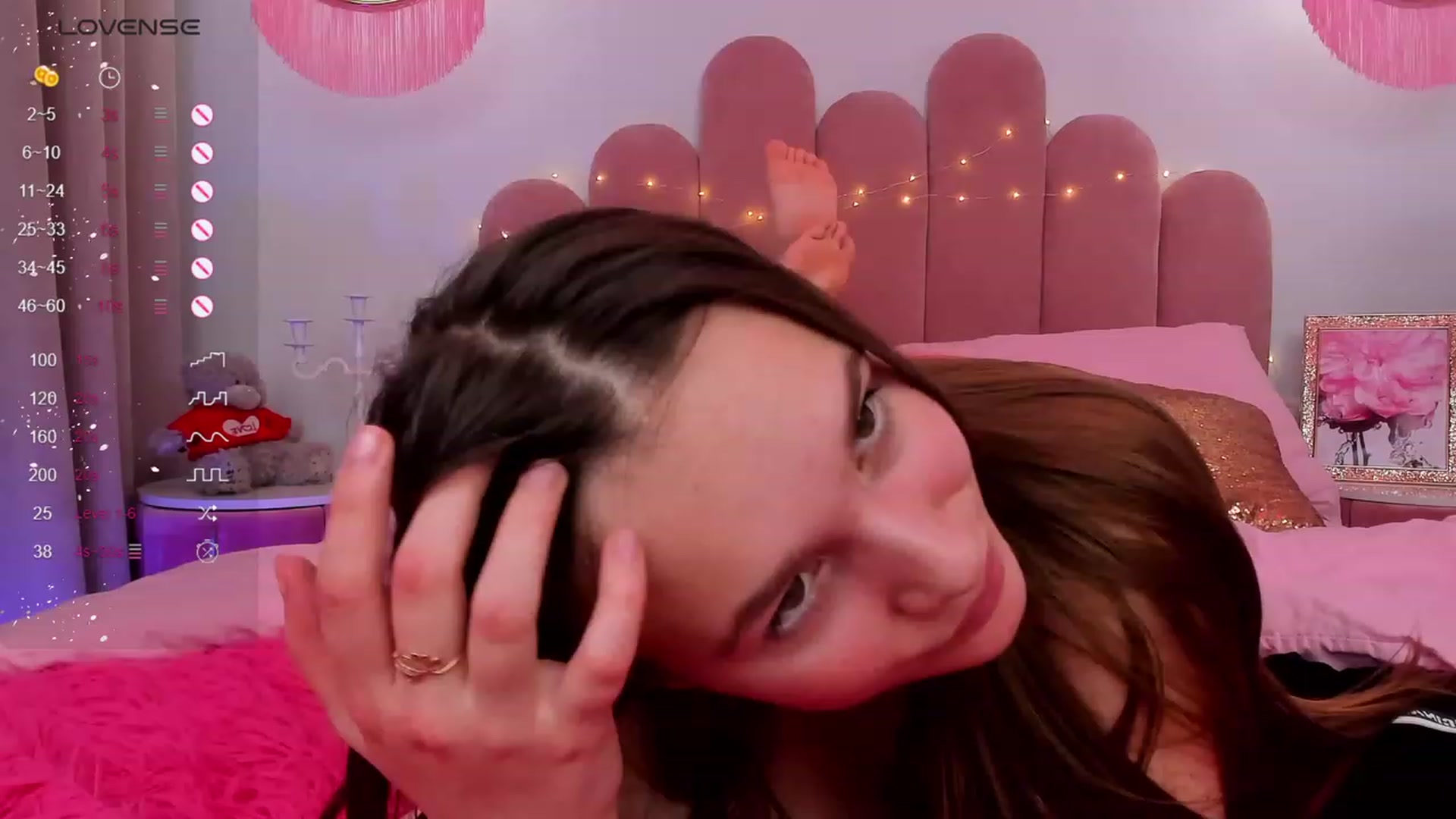 Gallery image thumbnail from AfinaShy's myfreecams stream on, 02/08/2024, 11:09 image 15 of 20