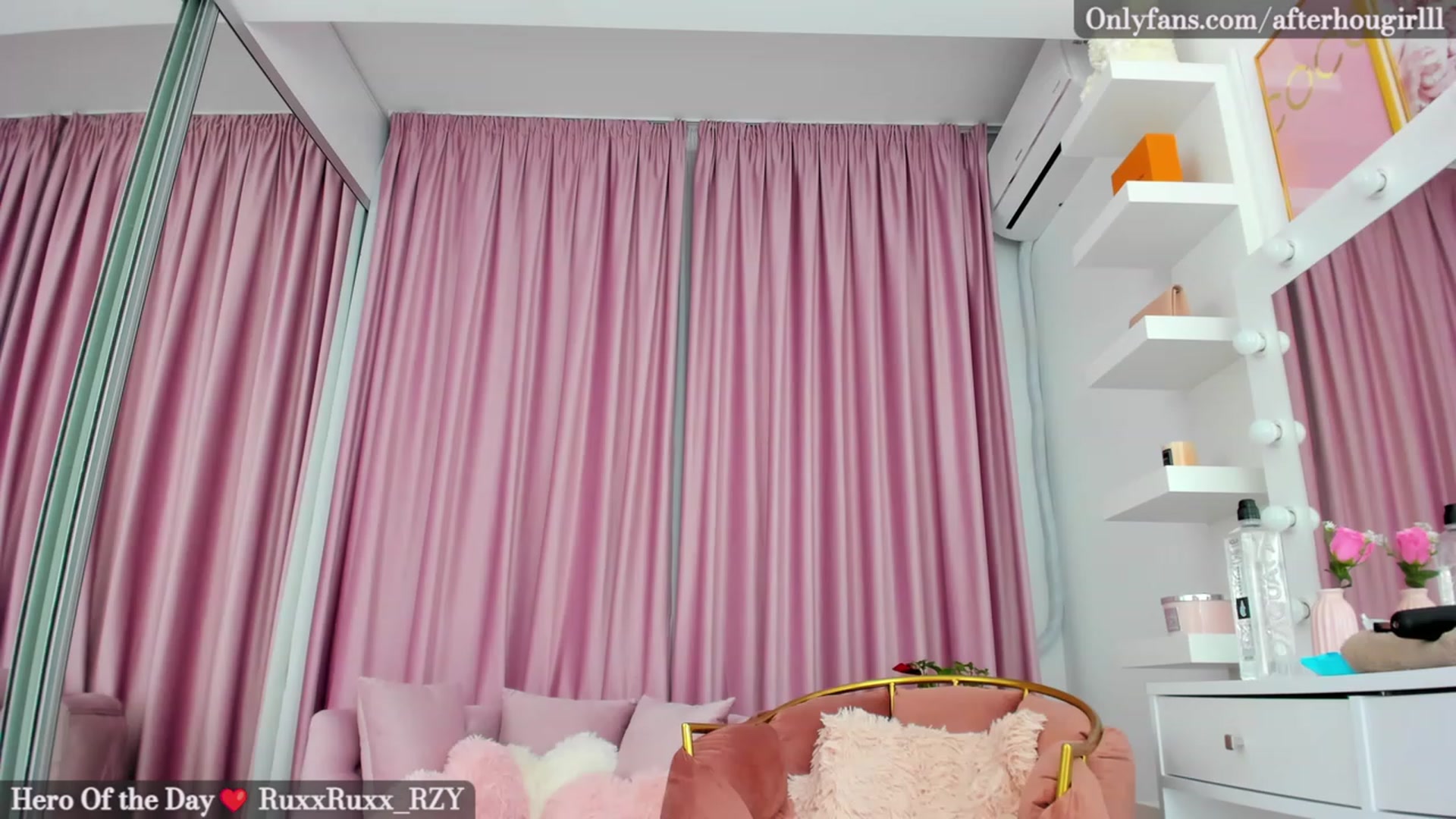 Gallery image thumbnail from Afterhourgirl's myfreecams stream on, 03/10/2023, 20:53 image 16 of 20