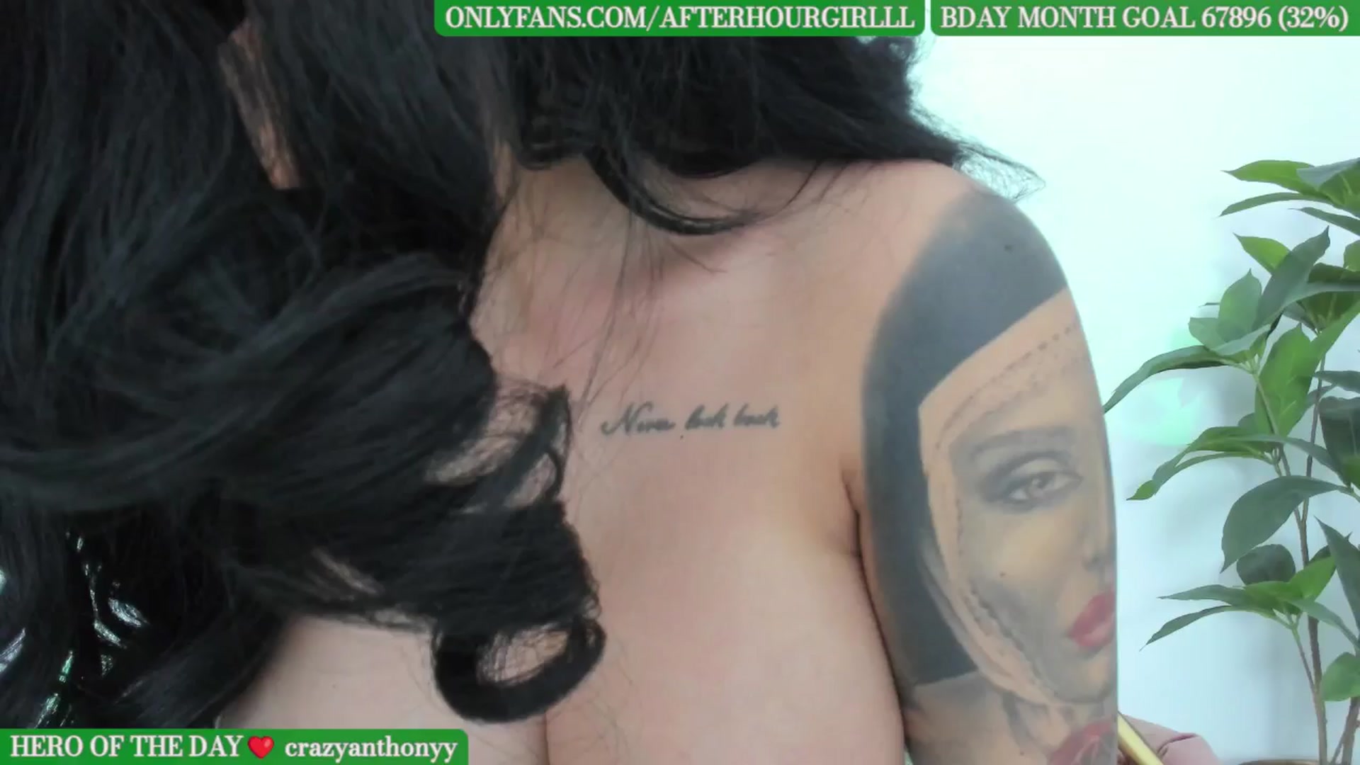 Gallery image thumbnail from Afterhourgirl's myfreecams stream on, 05/22/2024, 23:11 image 18 of 20