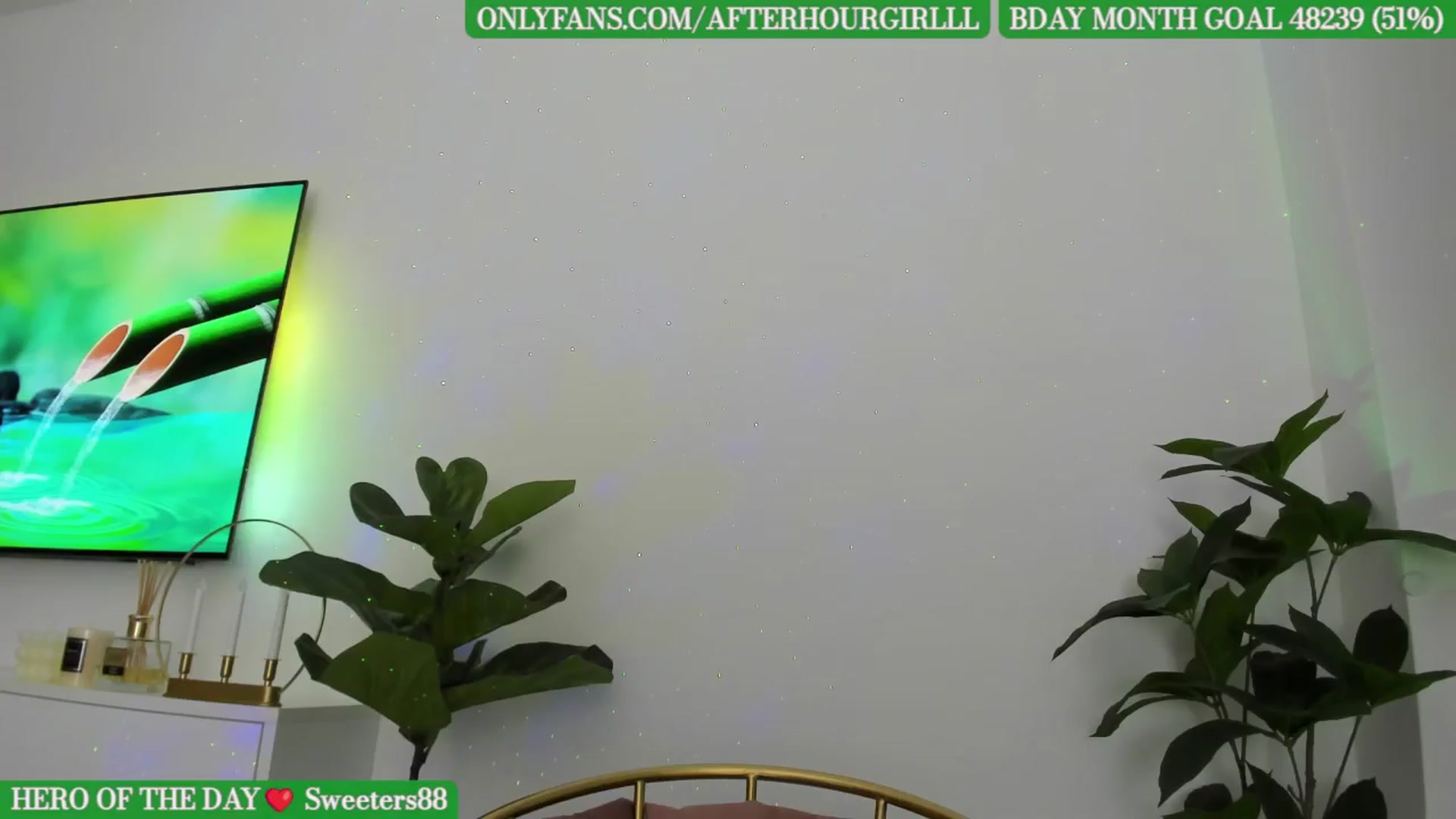 Gallery image thumbnail from Afterhourgirl's myfreecams stream on, 05/25/2024, 21:39 image 15 of 20