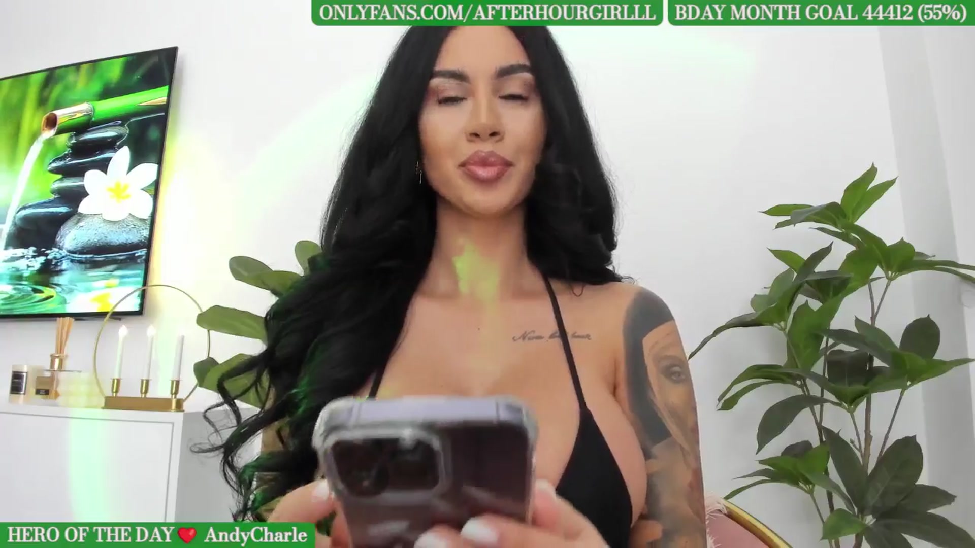 Gallery image thumbnail from Afterhourgirl's myfreecams stream on, 05/29/2024, 21:01 image 13 of 20