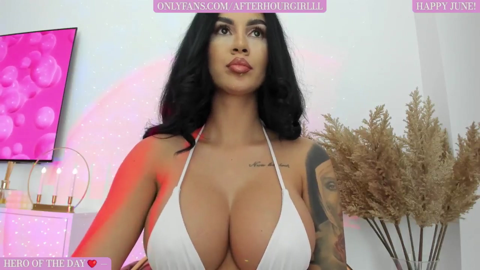 Gallery image thumbnail from Afterhourgirl's myfreecams stream on, 06/01/2024, 21:51 image 3 of 20