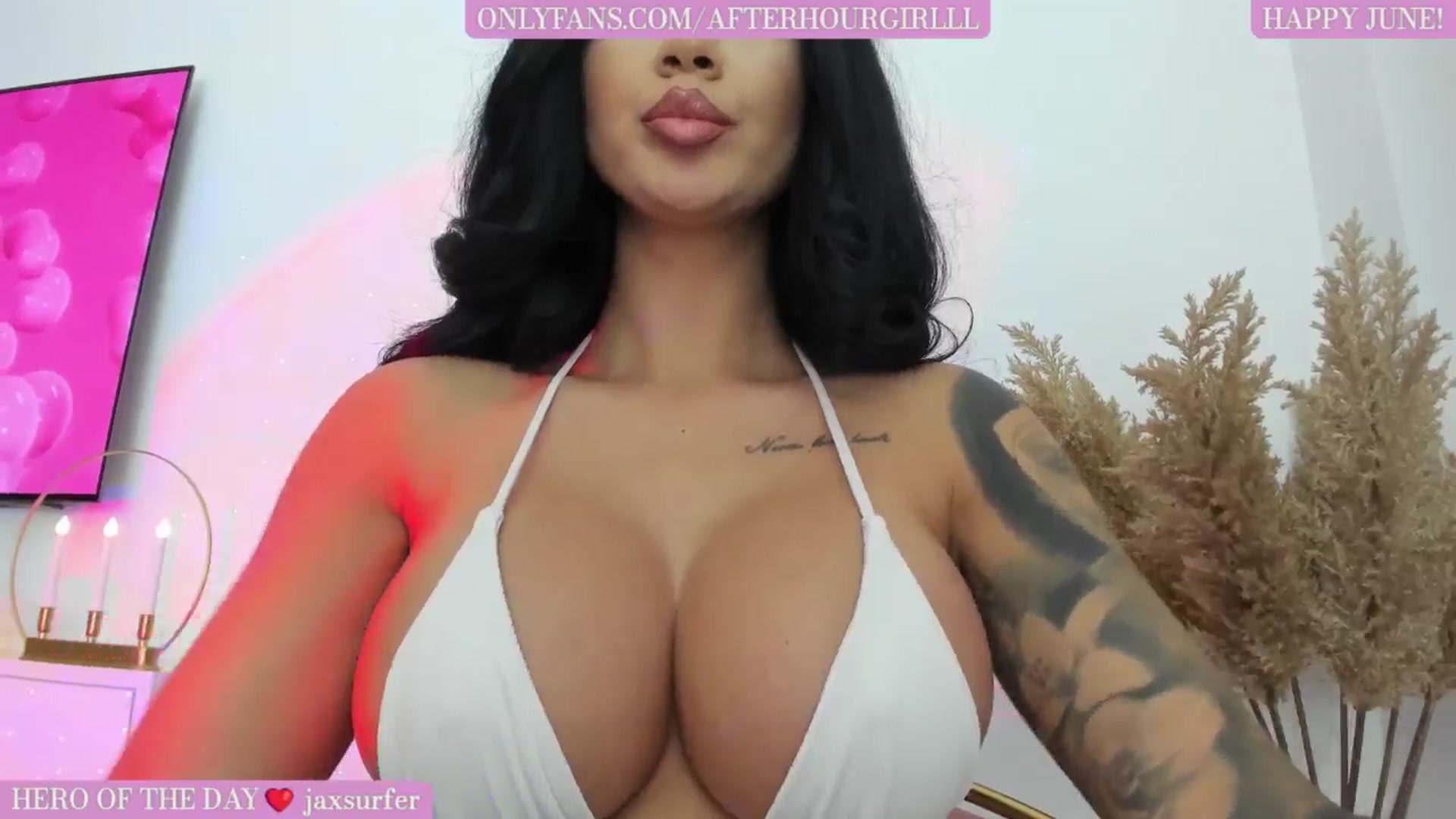 Gallery image thumbnail from Afterhourgirl's myfreecams stream on, 06/01/2024, 21:51 image 15 of 20
