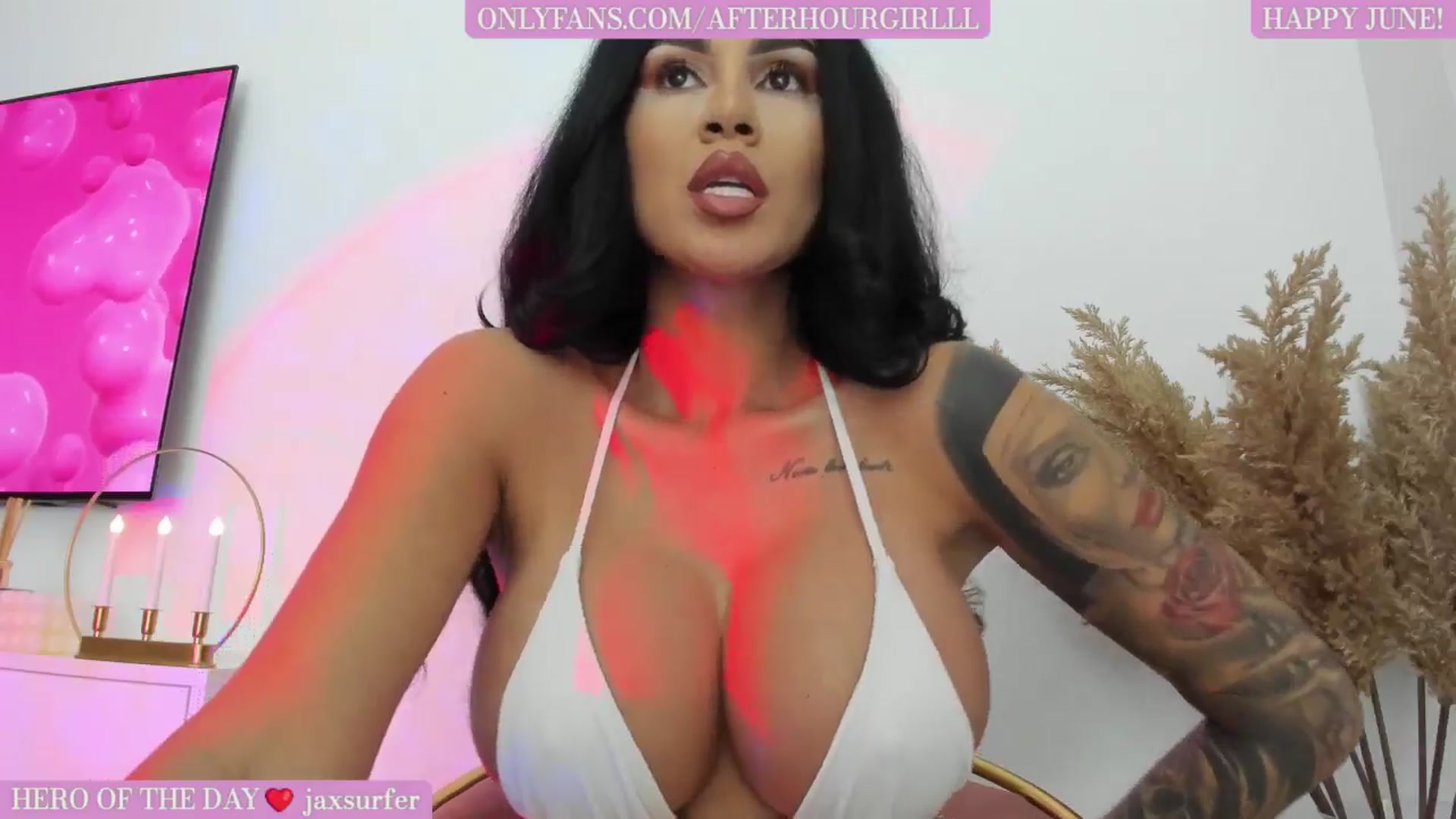 Gallery image thumbnail from Afterhourgirl's myfreecams stream on, 06/01/2024, 21:51 image 12 of 20