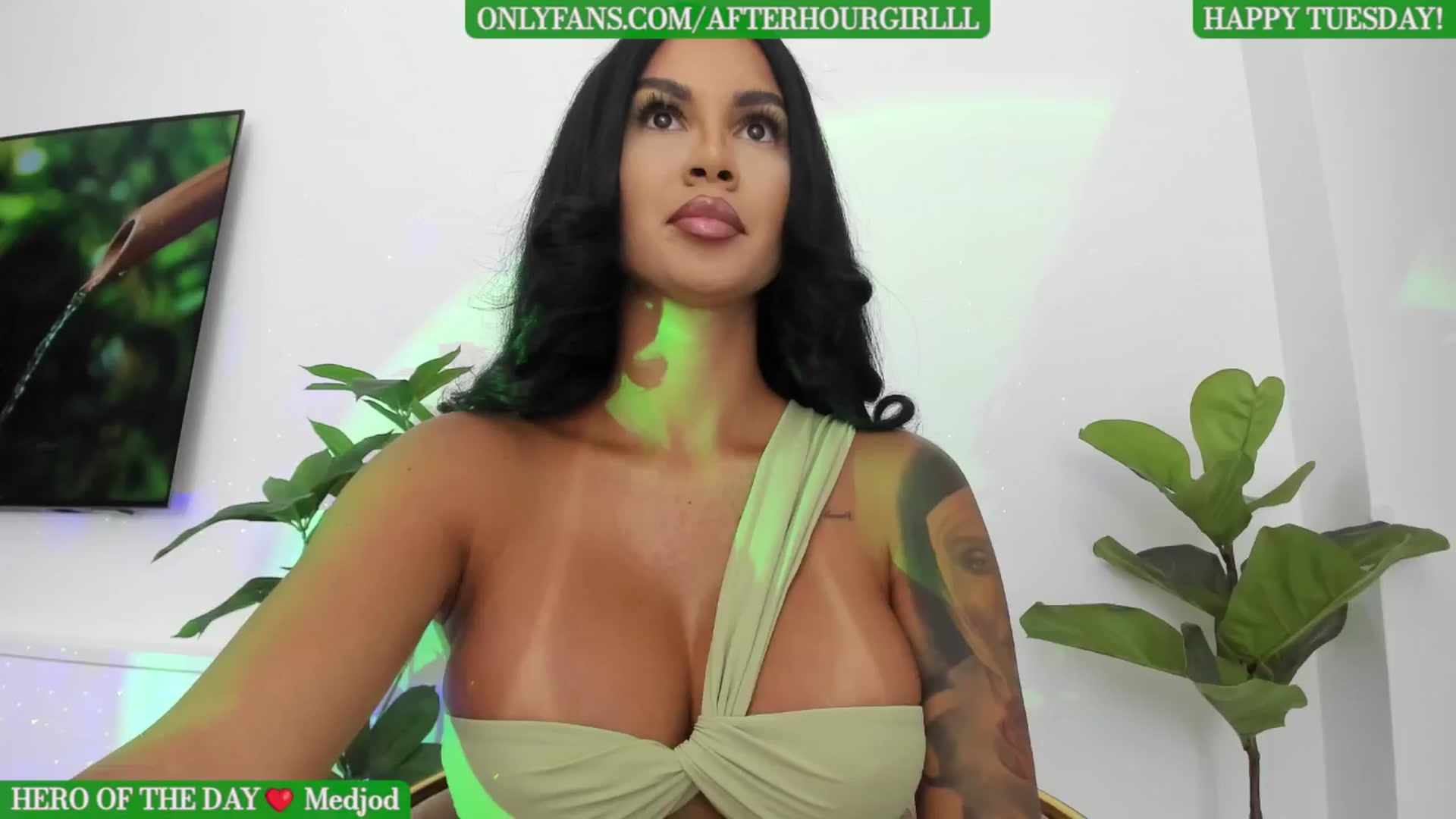 Gallery image thumbnail from Afterhourgirl's myfreecams stream on, 06/25/2024, 18:42 image 15 of 20