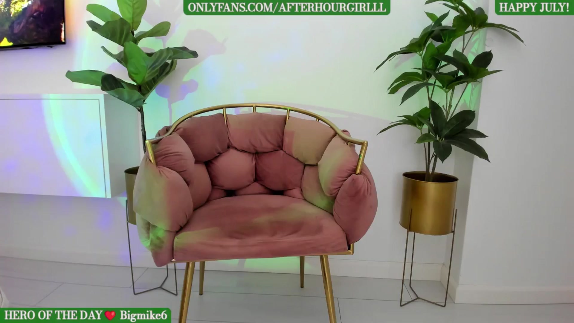 Gallery image thumbnail from Afterhourgirl's myfreecams stream on, 07/04/2024, 20:06 image 16 of 20