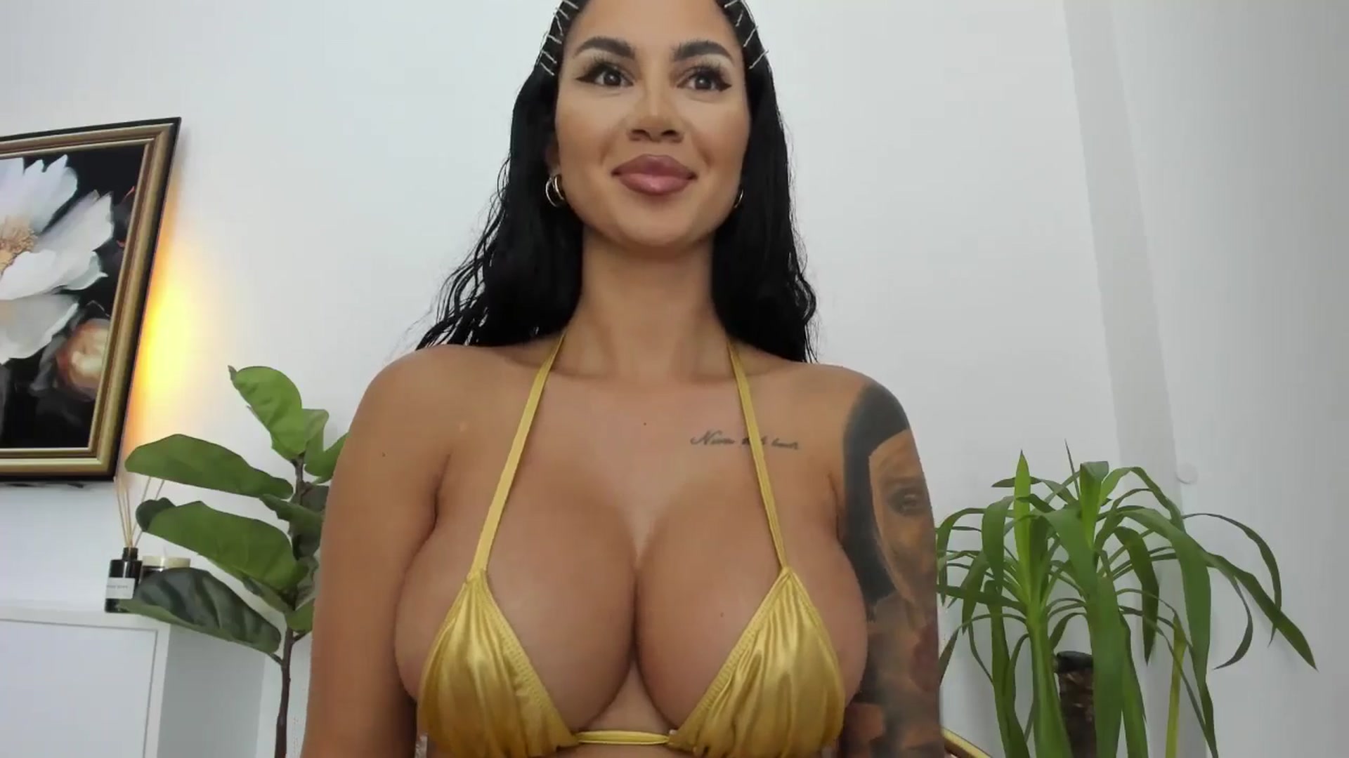 Gallery image thumbnail from Afterhourgirl's myfreecams stream on, 08/07/2024, 23:13 image 7 of 20