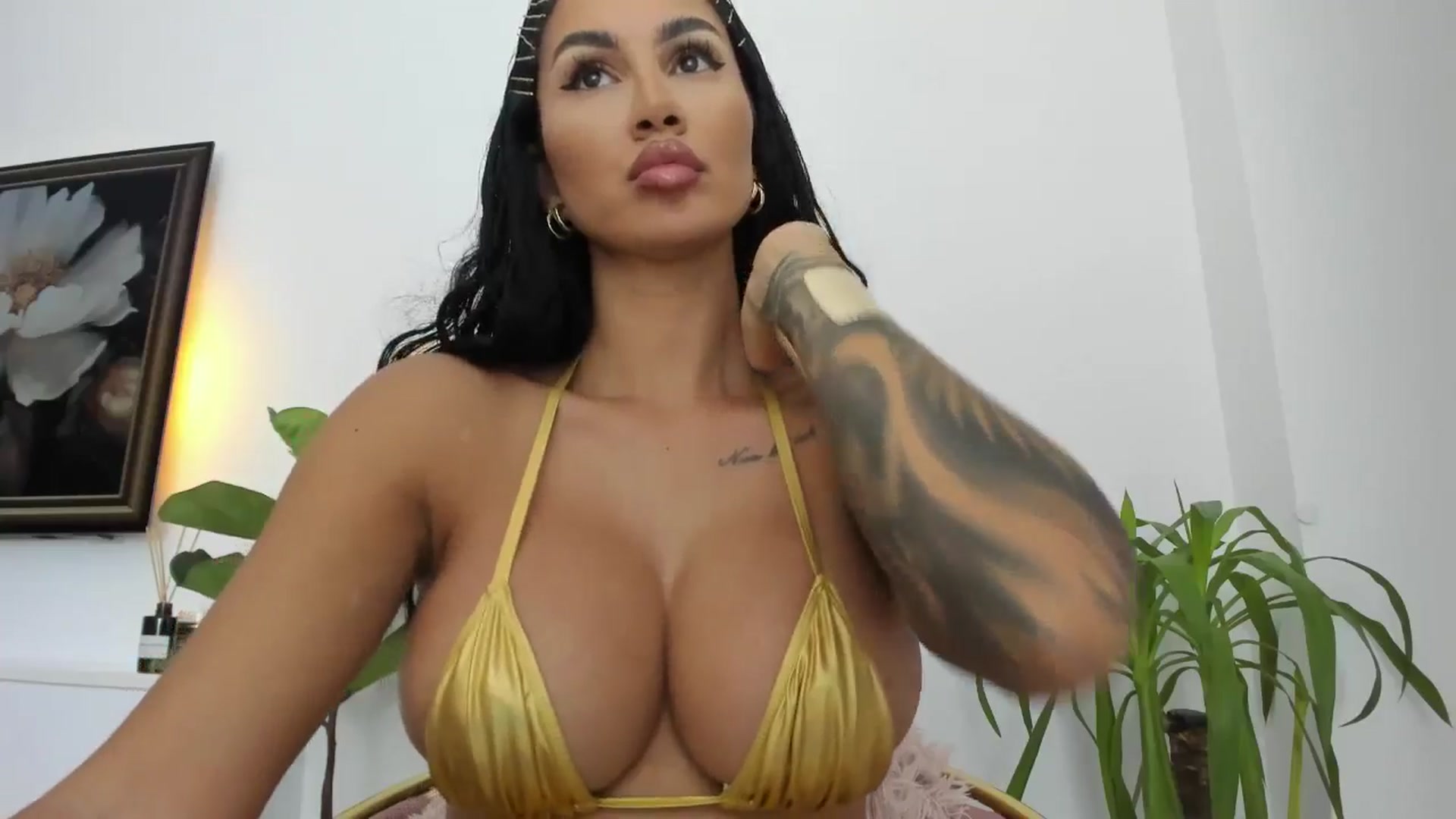 Gallery image thumbnail from Afterhourgirl's myfreecams stream on, 08/07/2024, 23:13 image 11 of 20