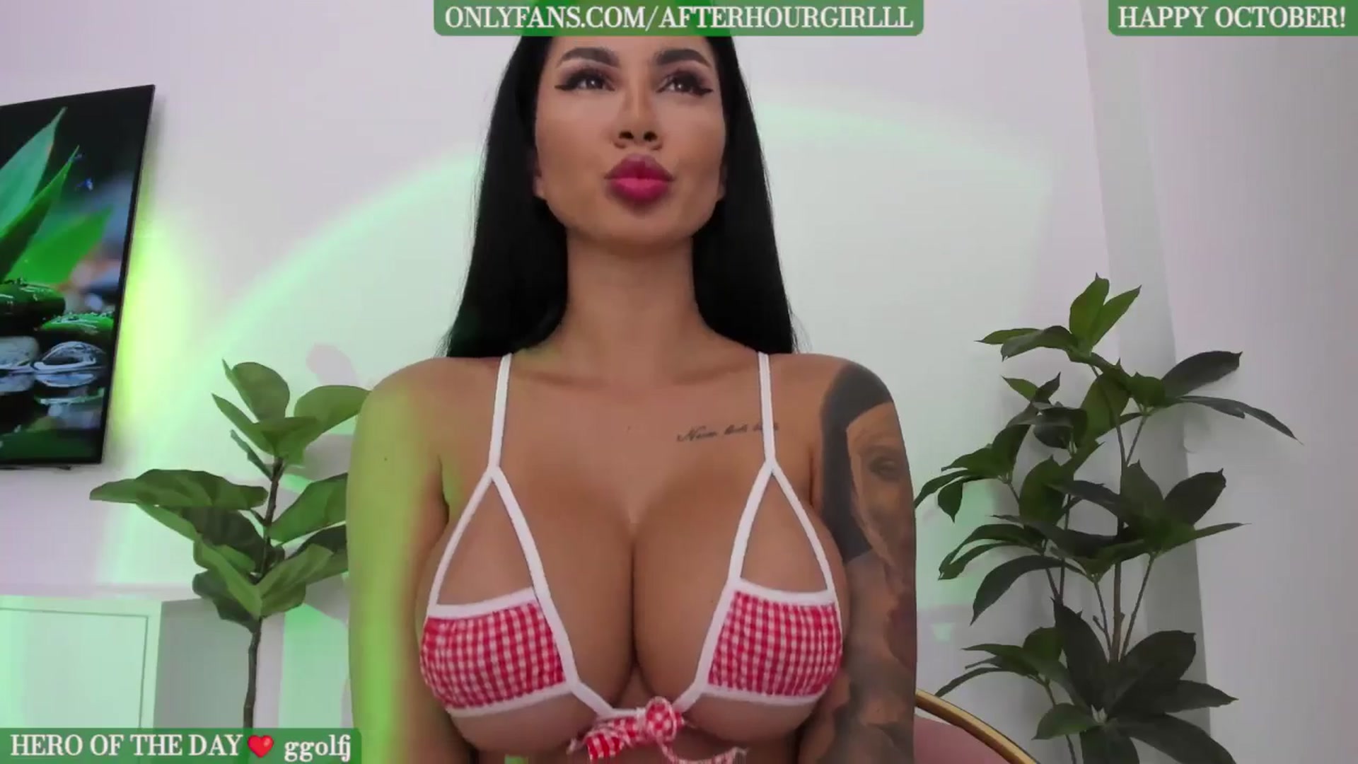 Gallery image thumbnail from Afterhourgirl's myfreecams stream on, 10/15/2024, 23:04 image 3 of 20