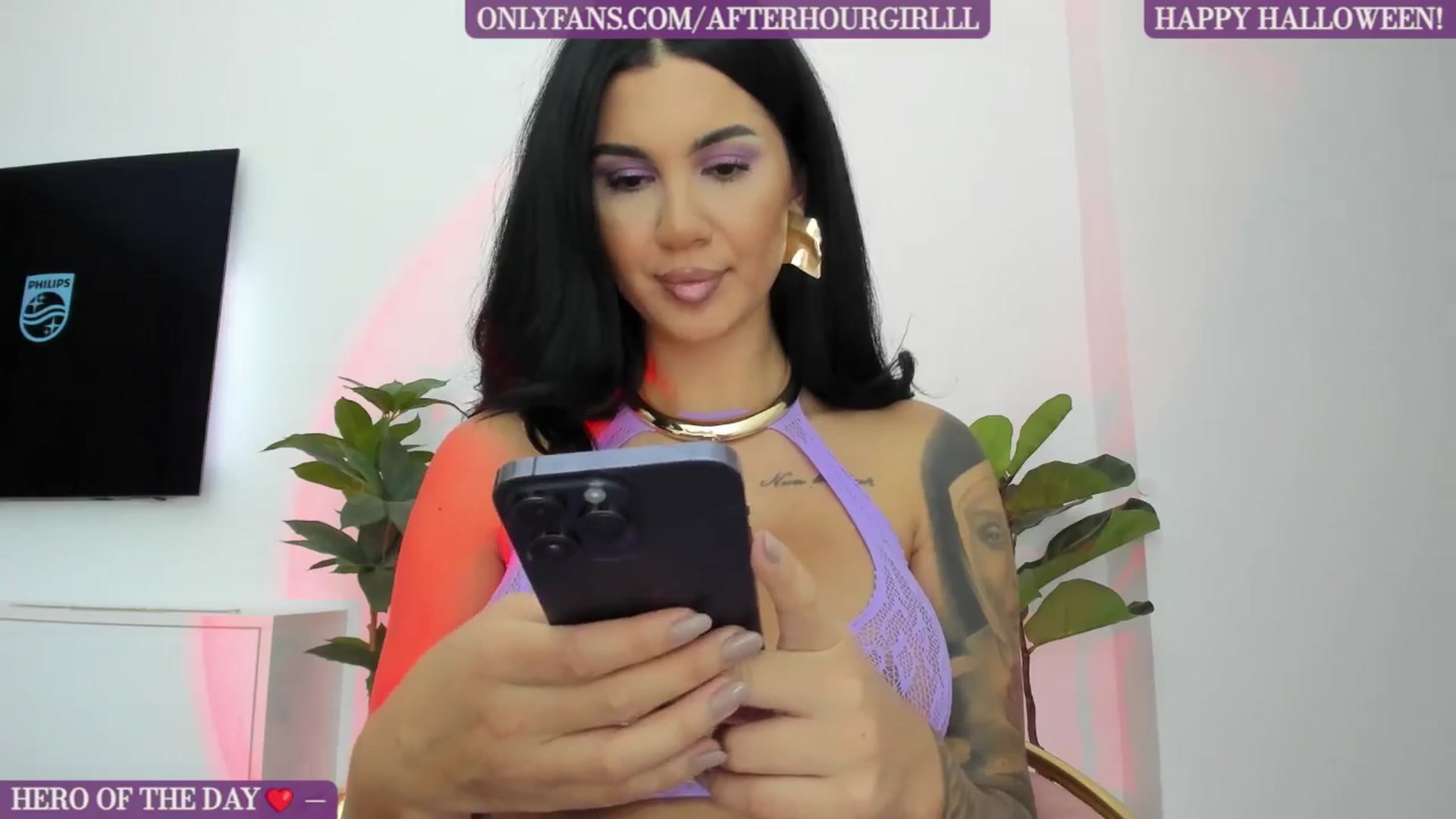 Gallery image thumbnail from Afterhourgirl's myfreecams stream on, 10/30/2024, 23:05 image 3 of 20