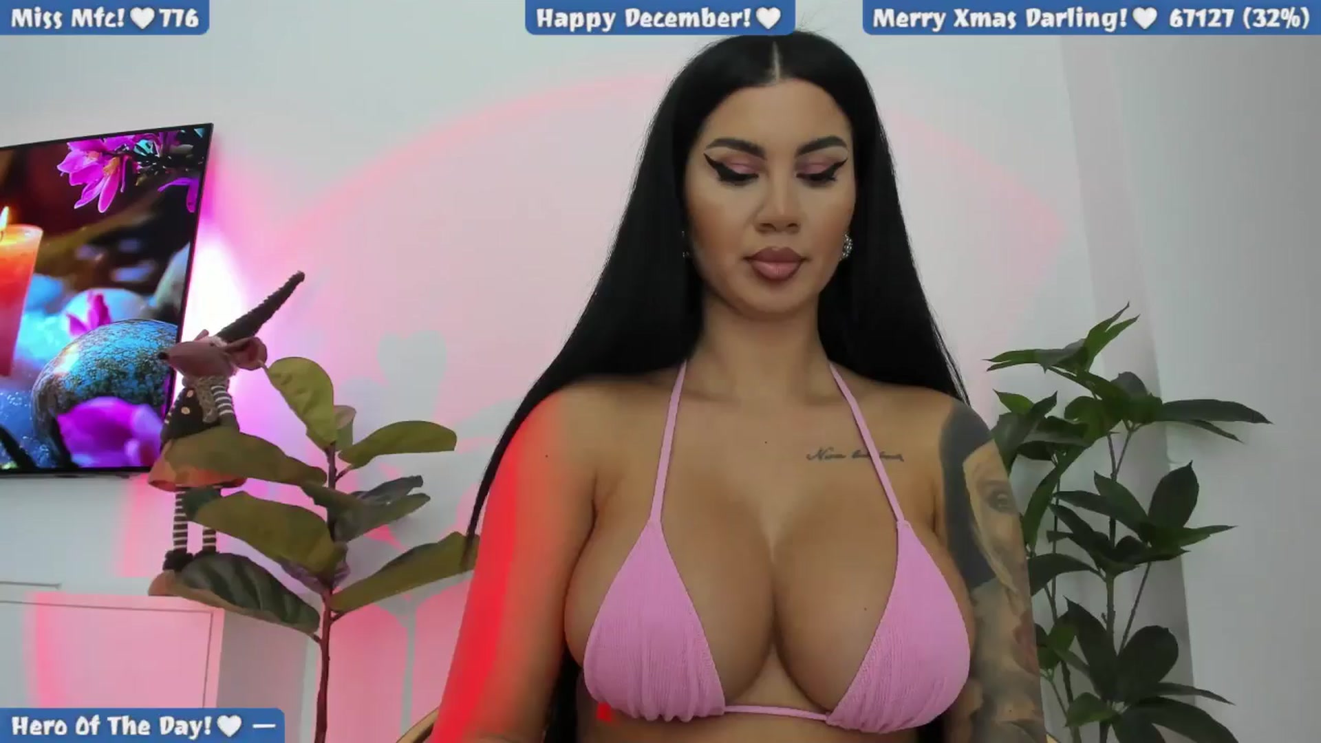 Gallery image thumbnail from Afterhourgirl's myfreecams stream on, 12/28/2024, 20:12 image 1 of 20