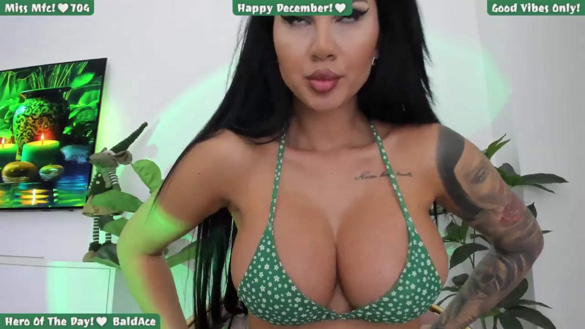 Gallery image thumbnail from Afterhourgirl's myfreecams stream on, 12/29/2024, 22:10 image 3 of 20