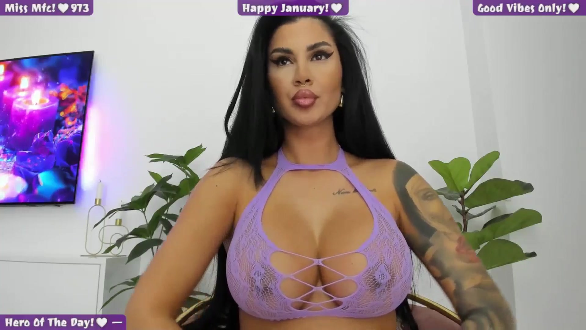 Gallery image thumbnail from Afterhourgirl's myfreecams stream on, 01/06/2025, 19:24 image 3 of 20