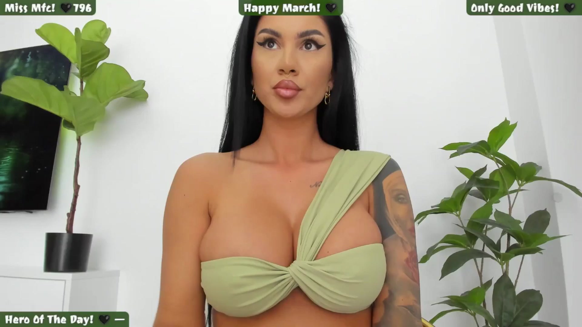 Gallery image thumbnail from Afterhourgirl's myfreecams stream on, 03/22/2025, 23:01 image 1 of 20