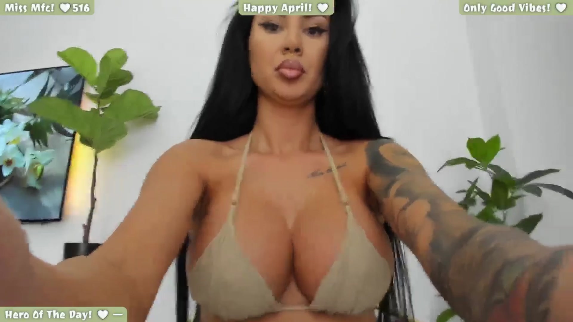 Gallery image thumbnail from Afterhourgirl's myfreecams stream on, 04/02/2025, 21:56 image 5 of 20