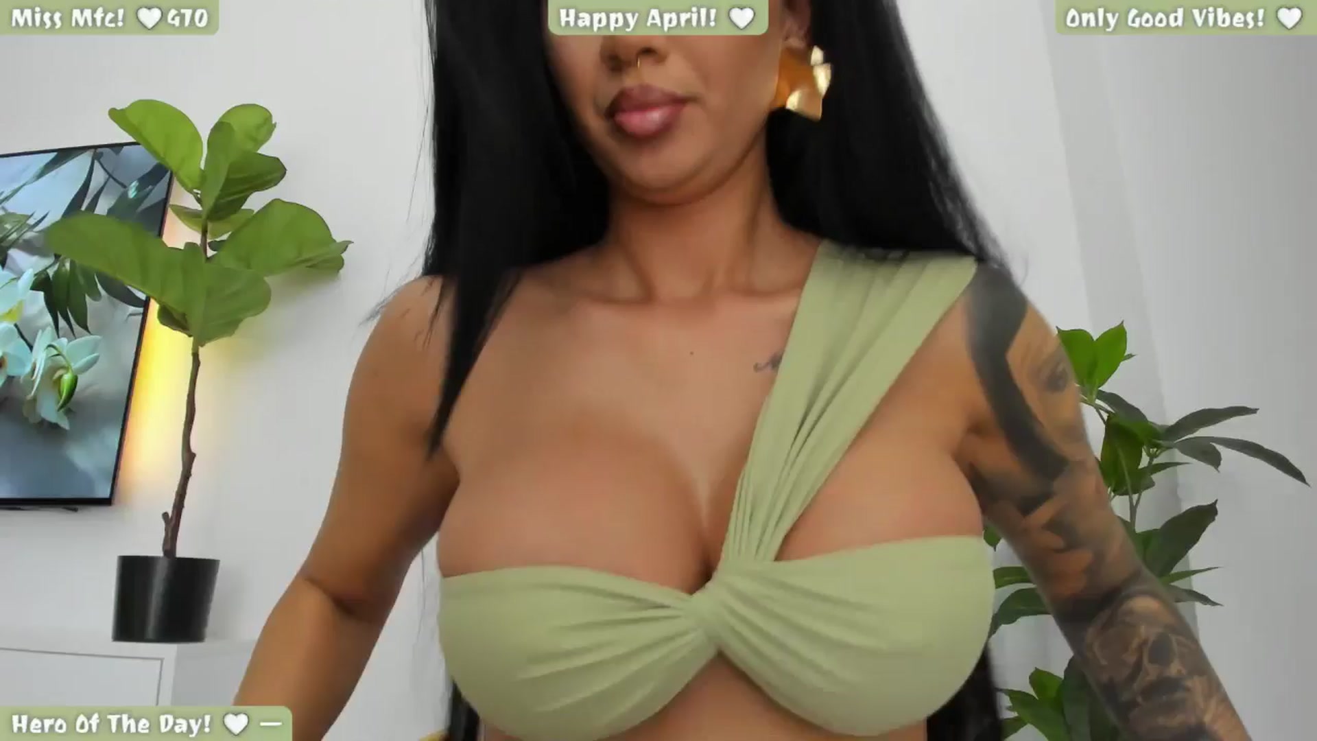 Gallery image thumbnail from Afterhourgirl's myfreecams stream on, 04/03/2025, 20:04 image 1 of 20
