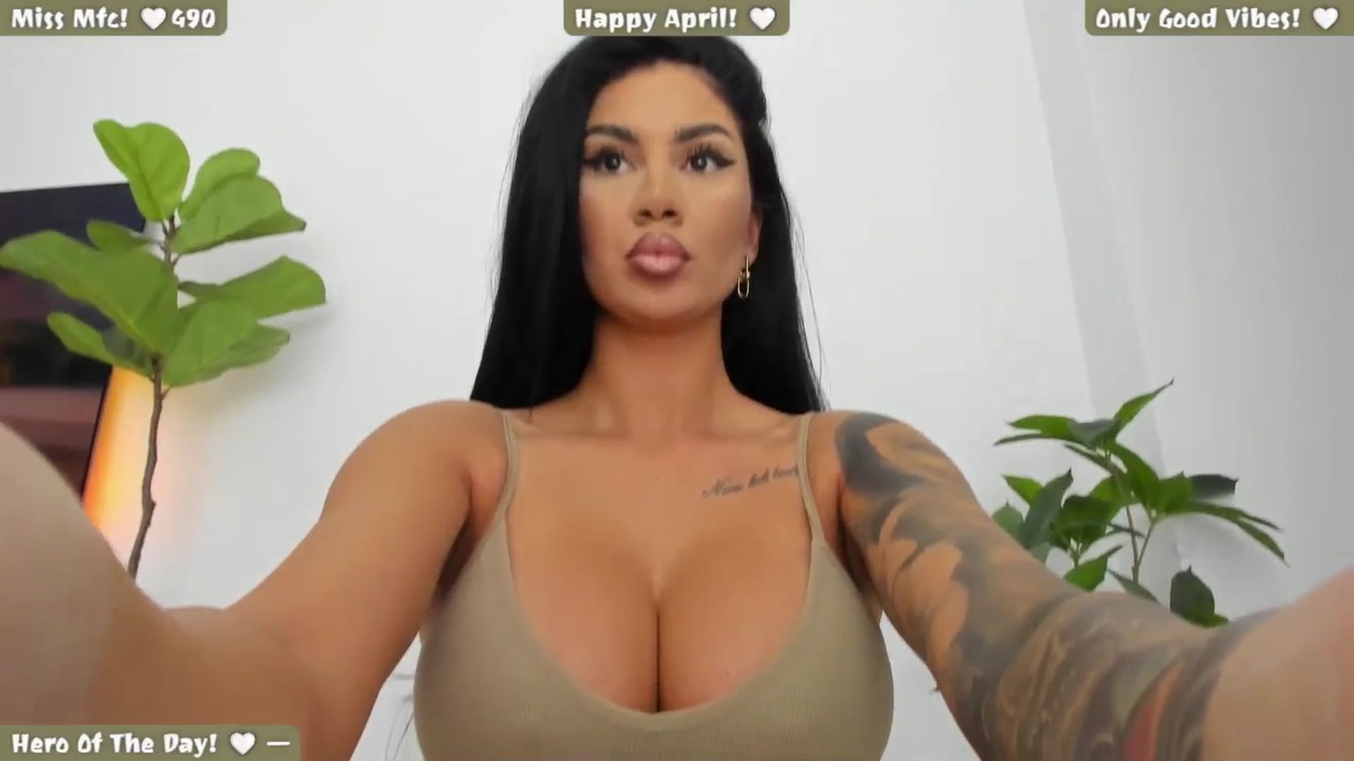 Gallery image thumbnail from Afterhourgirl's myfreecams stream on, 04/09/2025, 22:27 image 3 of 20