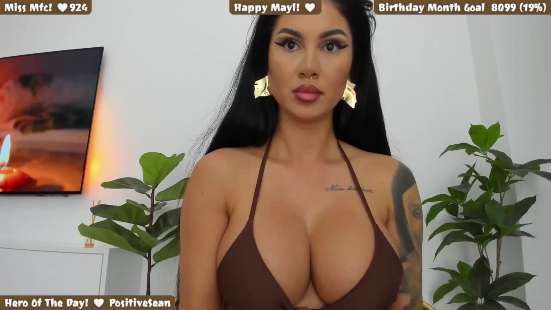 Gallery image thumbnail from Afterhourgirl's myfreecams stream on, 05/06/2025, 22:52 image 13 of 20