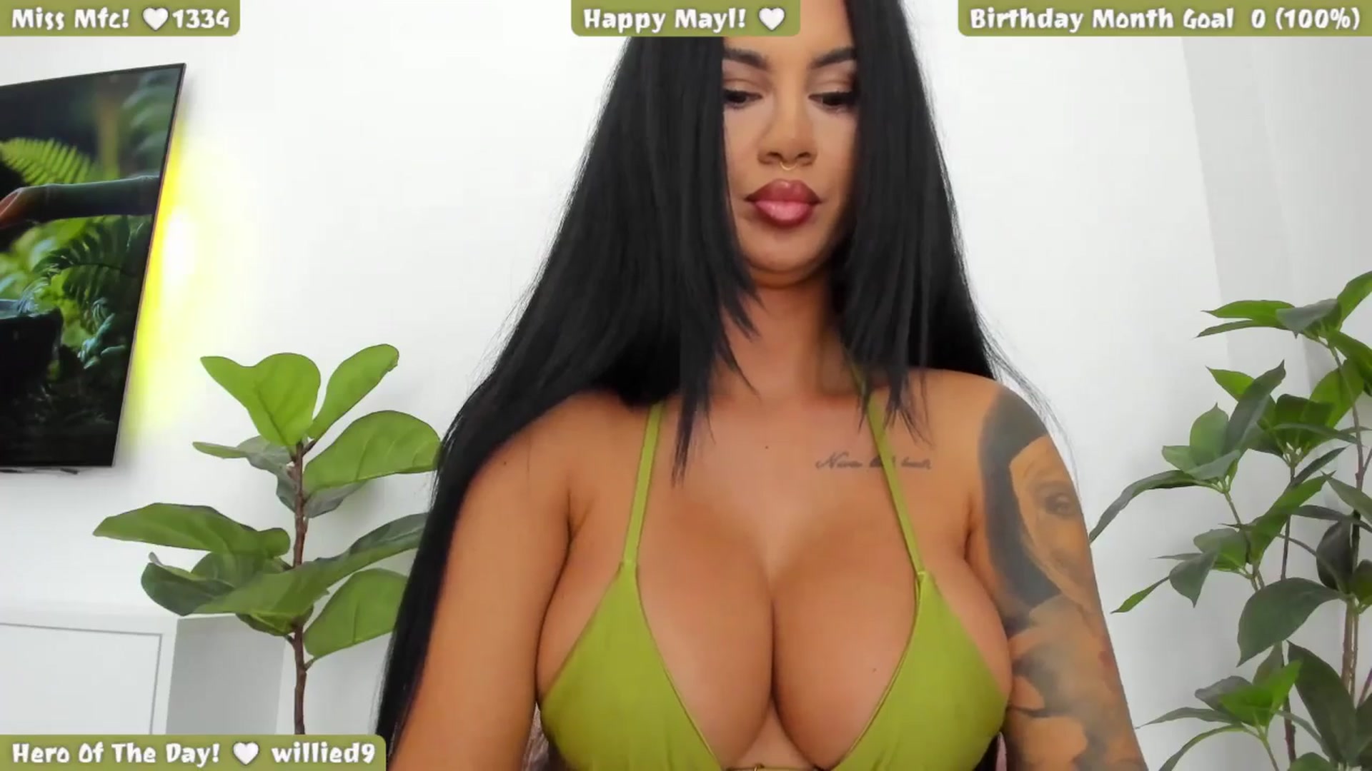 Gallery image thumbnail from Afterhourgirl's myfreecams stream on, 05/28/2025, 22:14 image 4 of 20