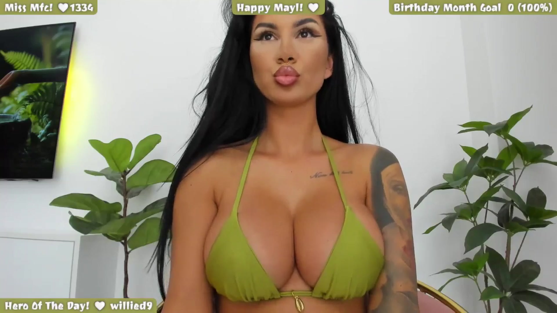Gallery image thumbnail from Afterhourgirl's myfreecams stream on, 05/28/2025, 22:14 image 7 of 20