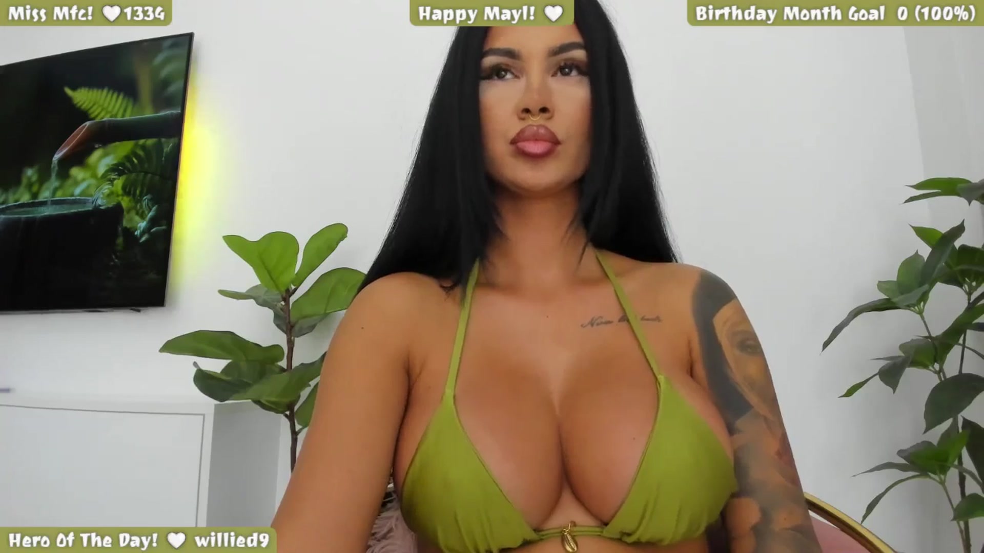 Gallery image thumbnail from Afterhourgirl's myfreecams stream on, 05/28/2025, 22:14 image 9 of 20